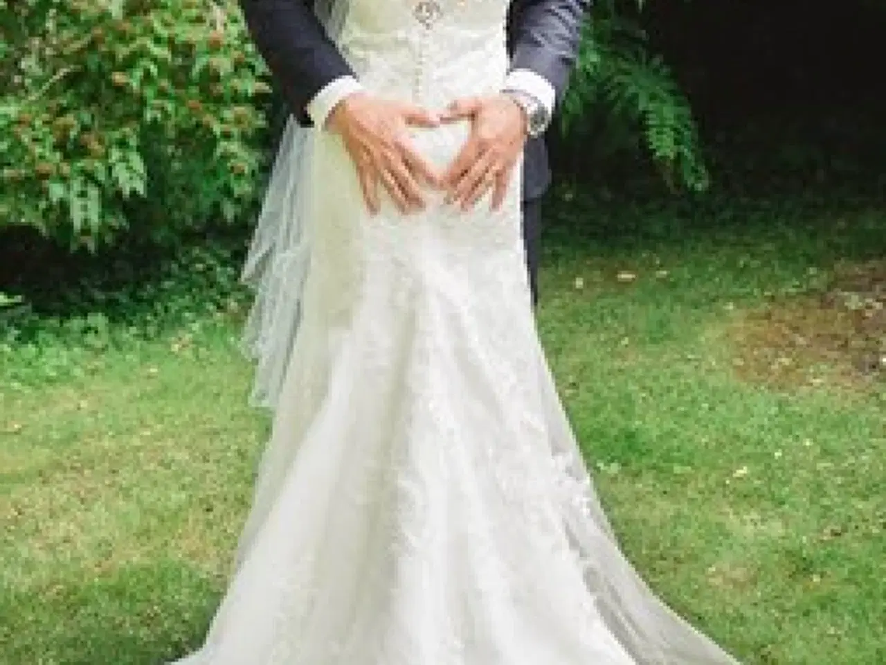 Billede 3 - Smuk brudekjole, slør, lille blonde bluse + sko