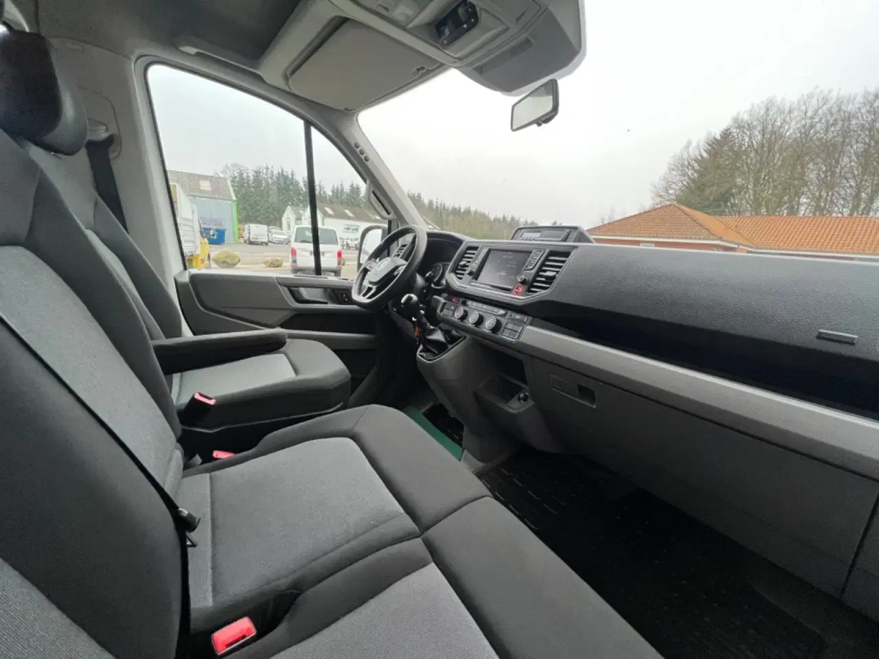 Billede 21 - VW Crafter 35 2,0 TDi 177 Mandskabsvogn m/lad L4