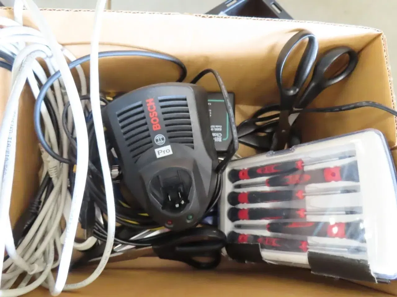 Billede 11 - Palle med rester fra TC ELECTRONIC