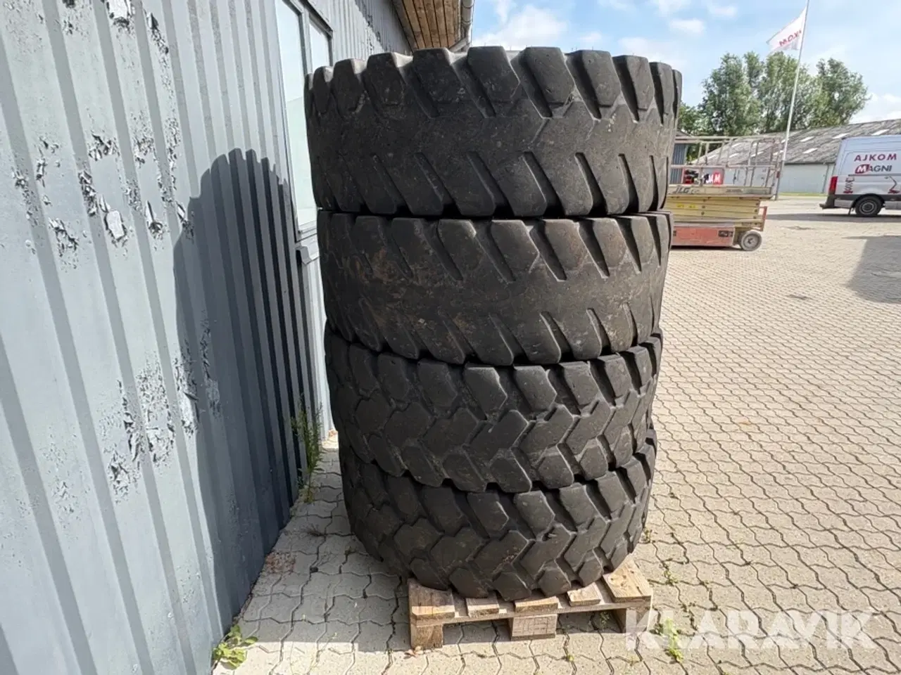 Billede 3 - Dæk 440/80-24 4 styk
