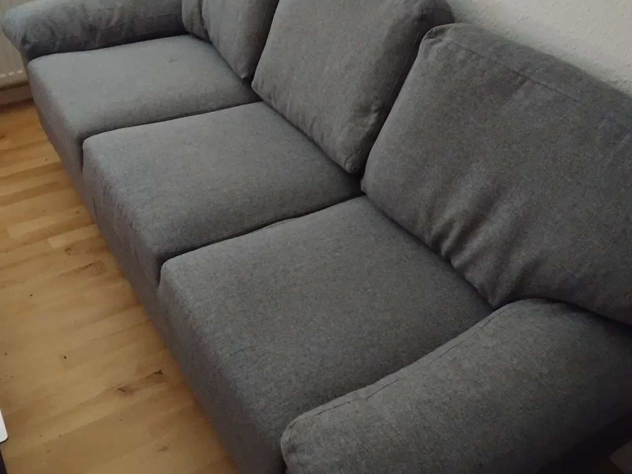 Billede 1 - Gratis 3 Personers Gedved Sofa fra jysk