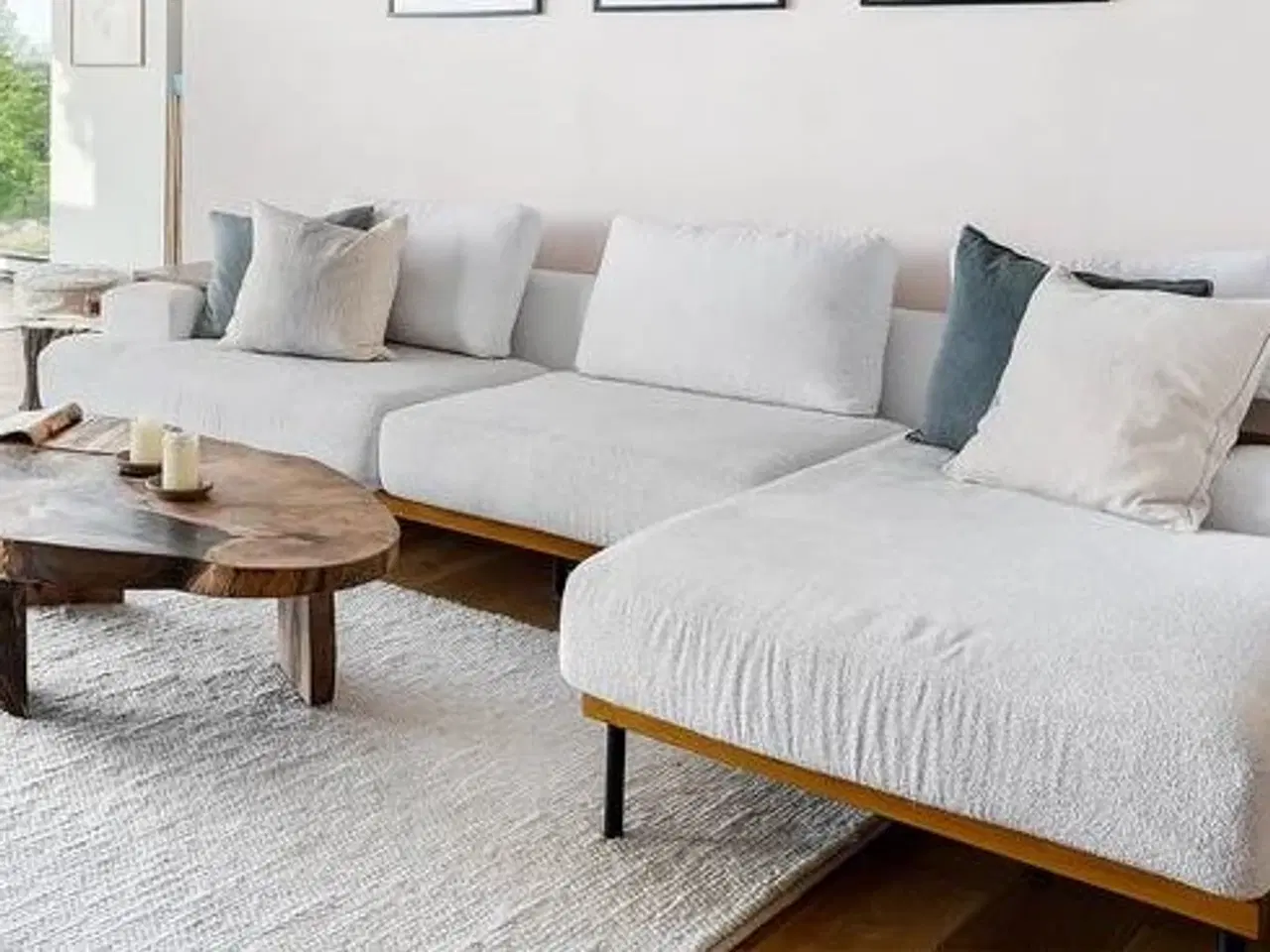 Billede 1 - Eksklusiv Håndlavet L-Sofa i Minimalistisk Design