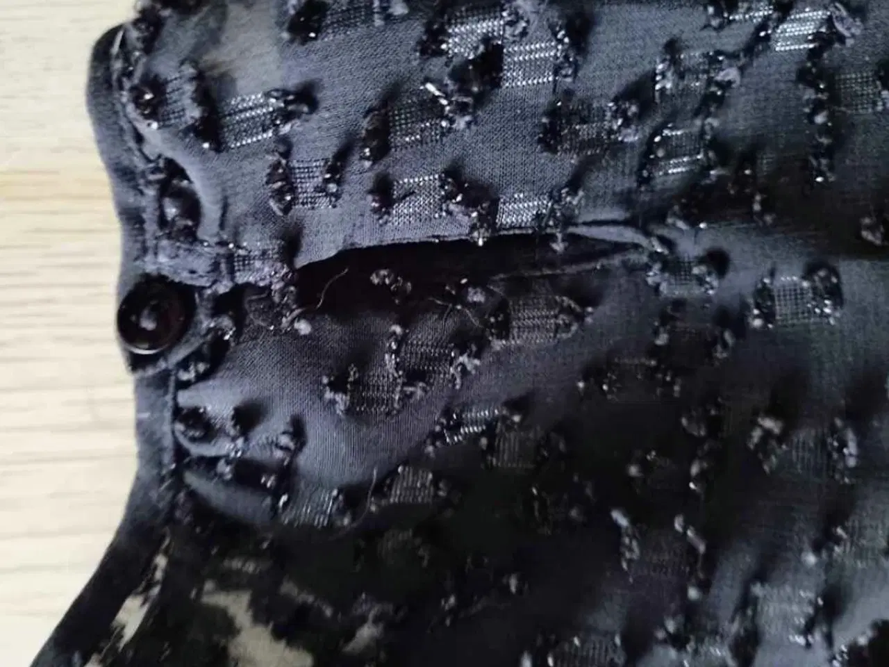 Billede 5 - Elegant sort paillet bluse fra Gerry Weber design