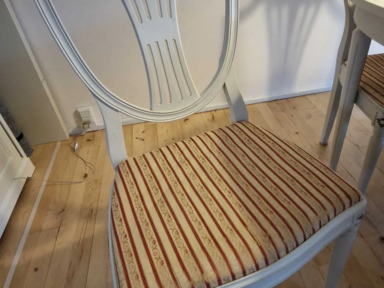 Billede 3 - Gustaviansk spisebordssæt 