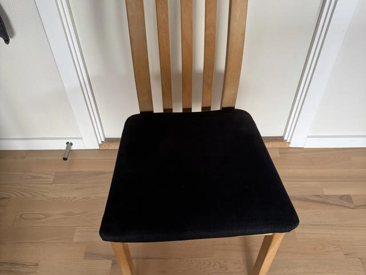 Billede 6 - Spisebord med 6 stole