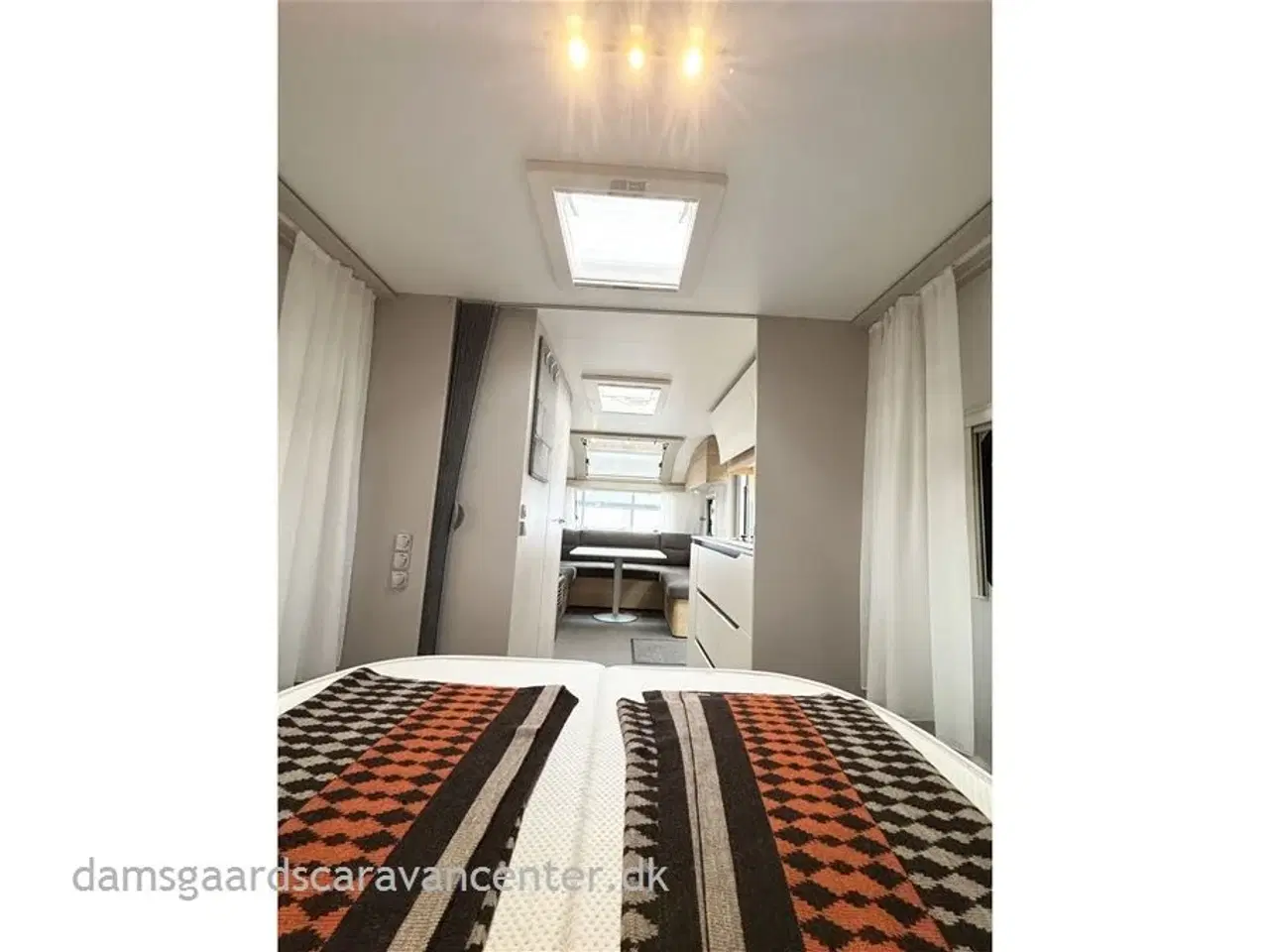 Billede 15 - 2022 - Adria Adora 593 UP   Queensbed-Gulvtemp.-Commodore 300 telt