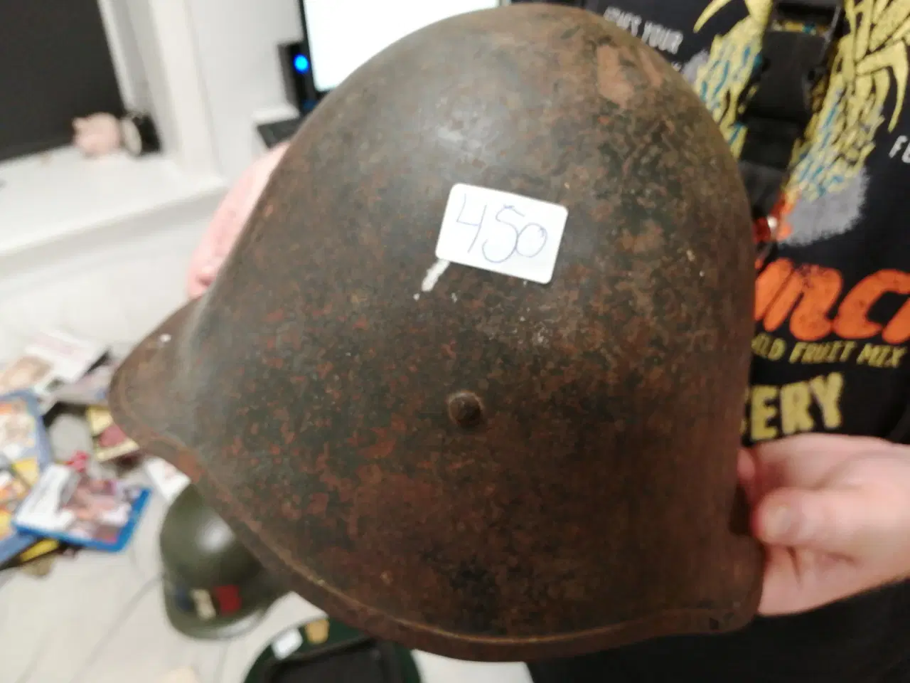 Billede 1 - modstands hjelm fra d.9 april