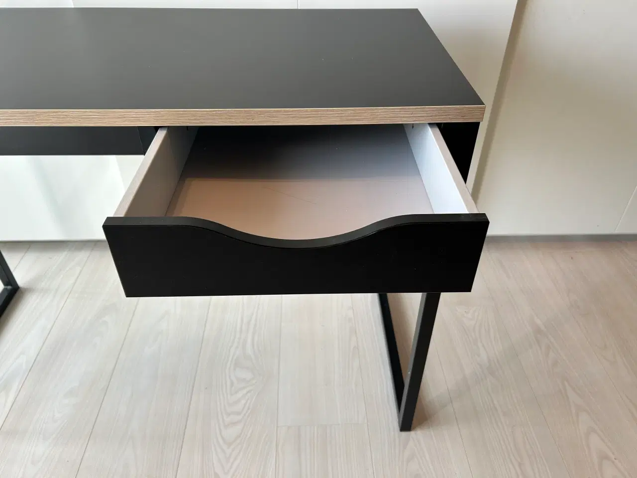 Billede 4 - Skrivebord 