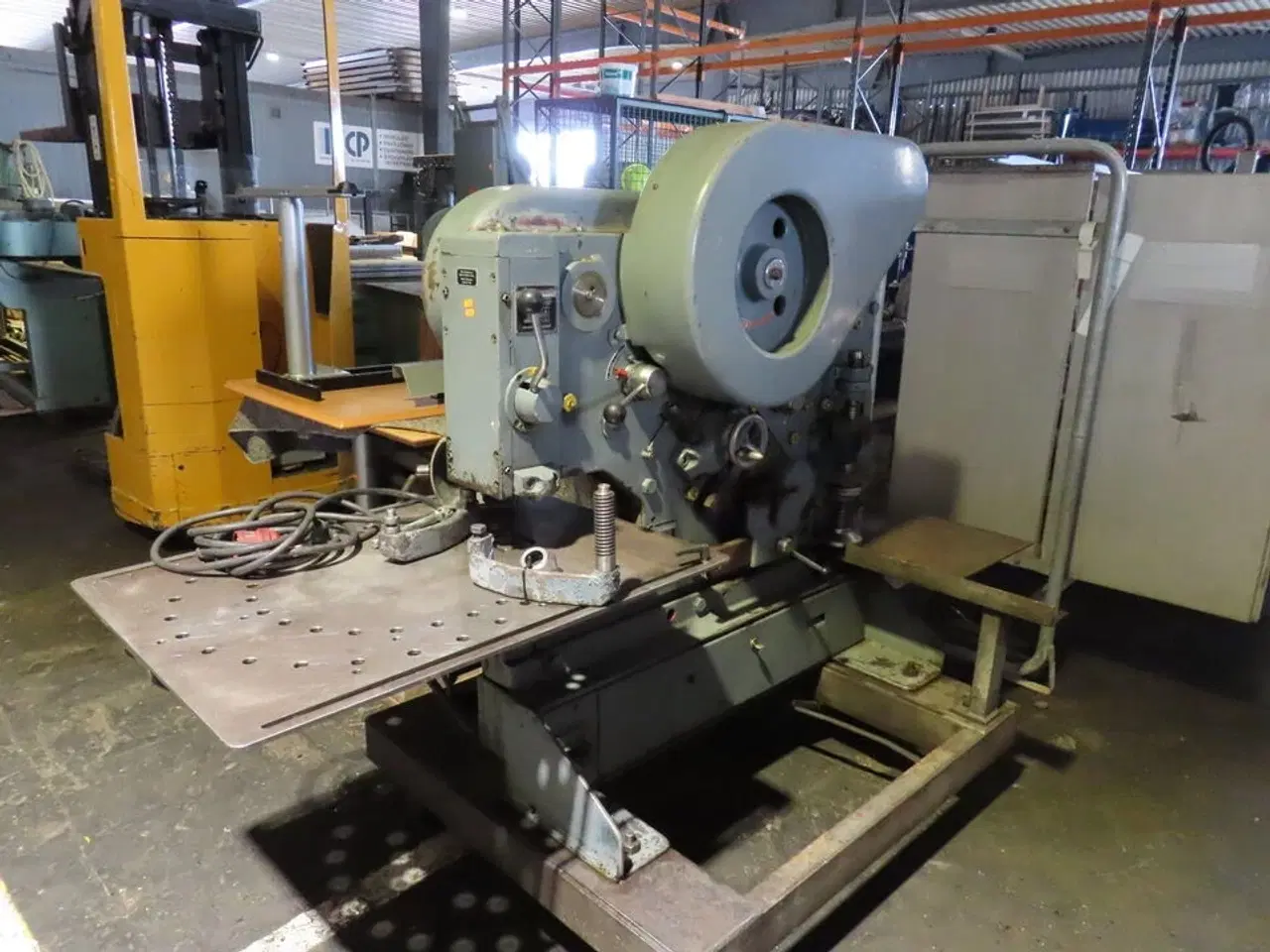 Billede 1 - Profilstål-saks og stansemaskine