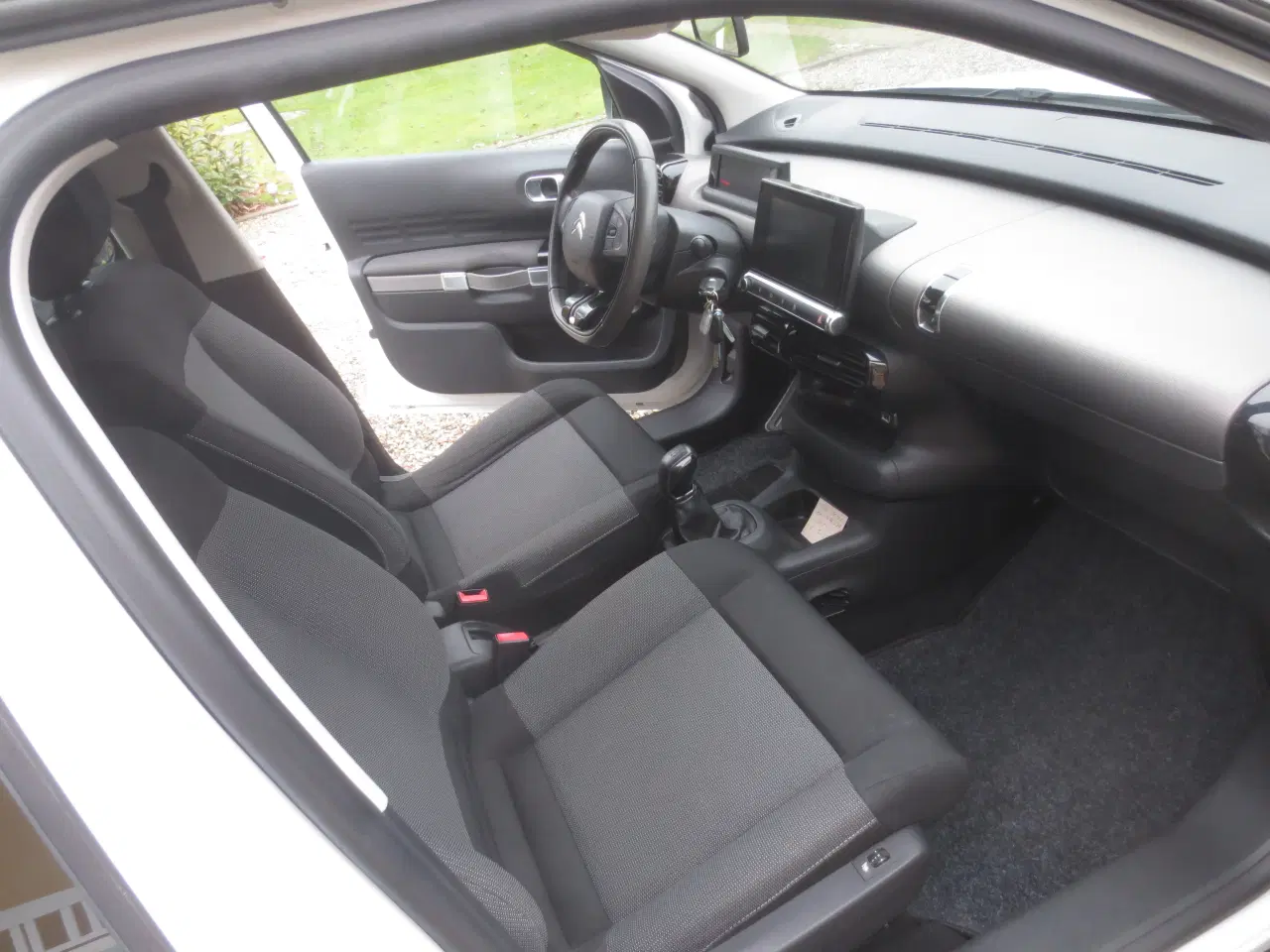 Billede 19 - Citroen C4 Cactus 1.2 i Km 144. År 2015. Nysynet.