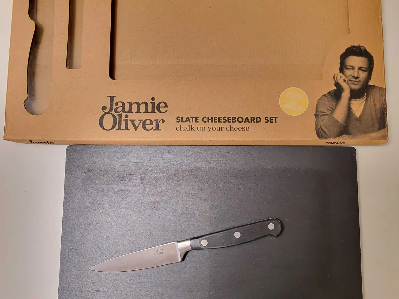 Billede 1 - Skærebræt kniv og kridt medfølger