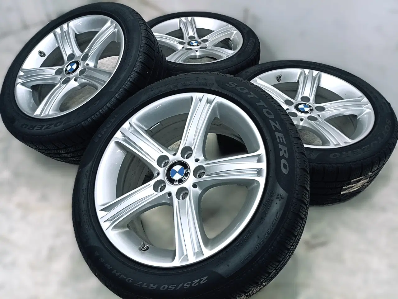 Billede 2 - 5x120 17" ET37 nav 72,6ø BMW vintersæt inkl.TPMS