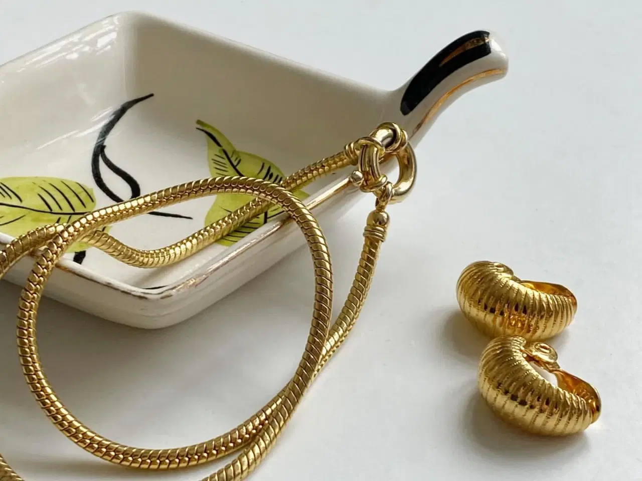 Billede 3 - Engelsk fajance, rudeformet skål m blade