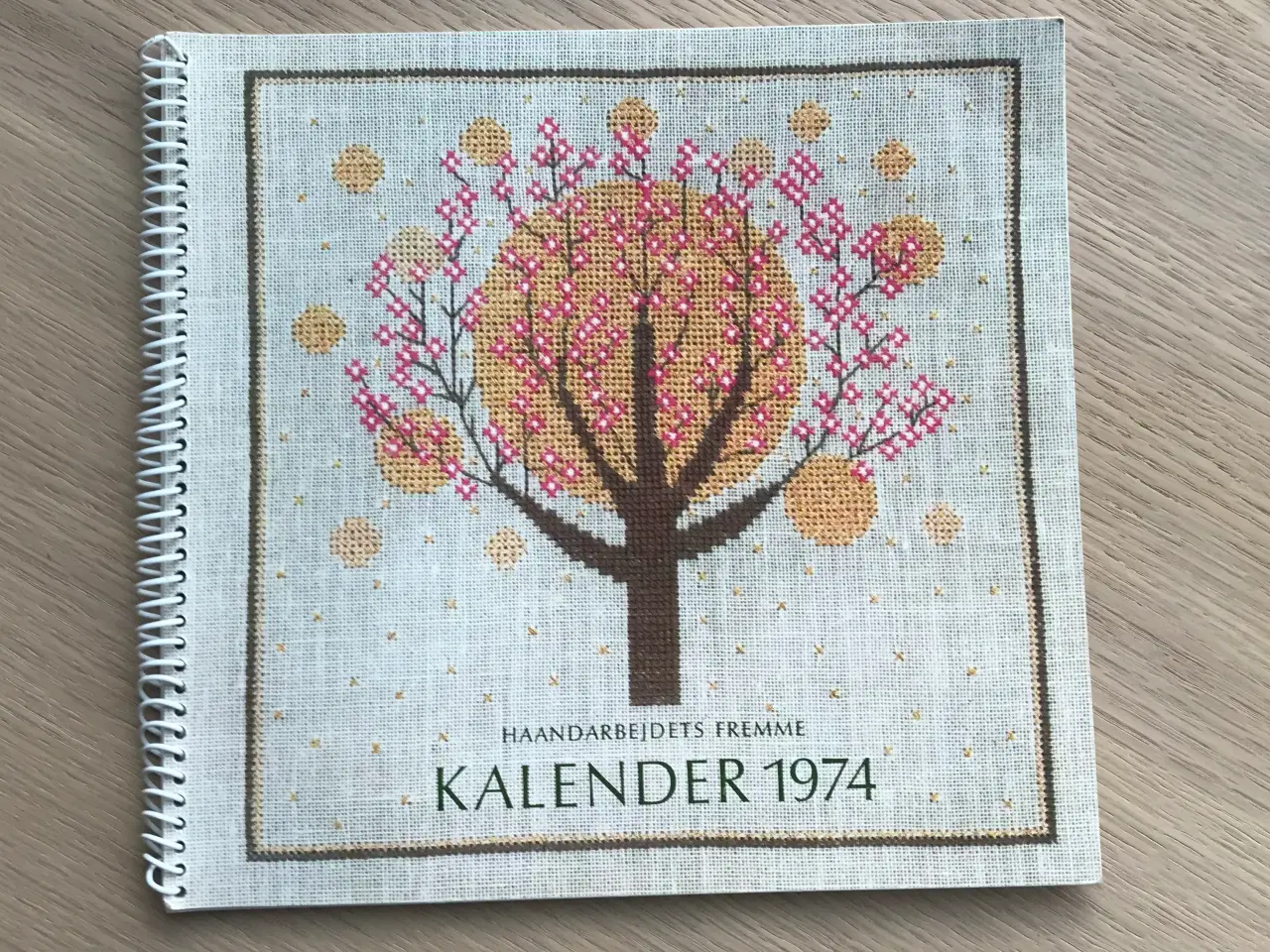 Billede 1 - Kalender 1974  - Haandarbejdets Fremme