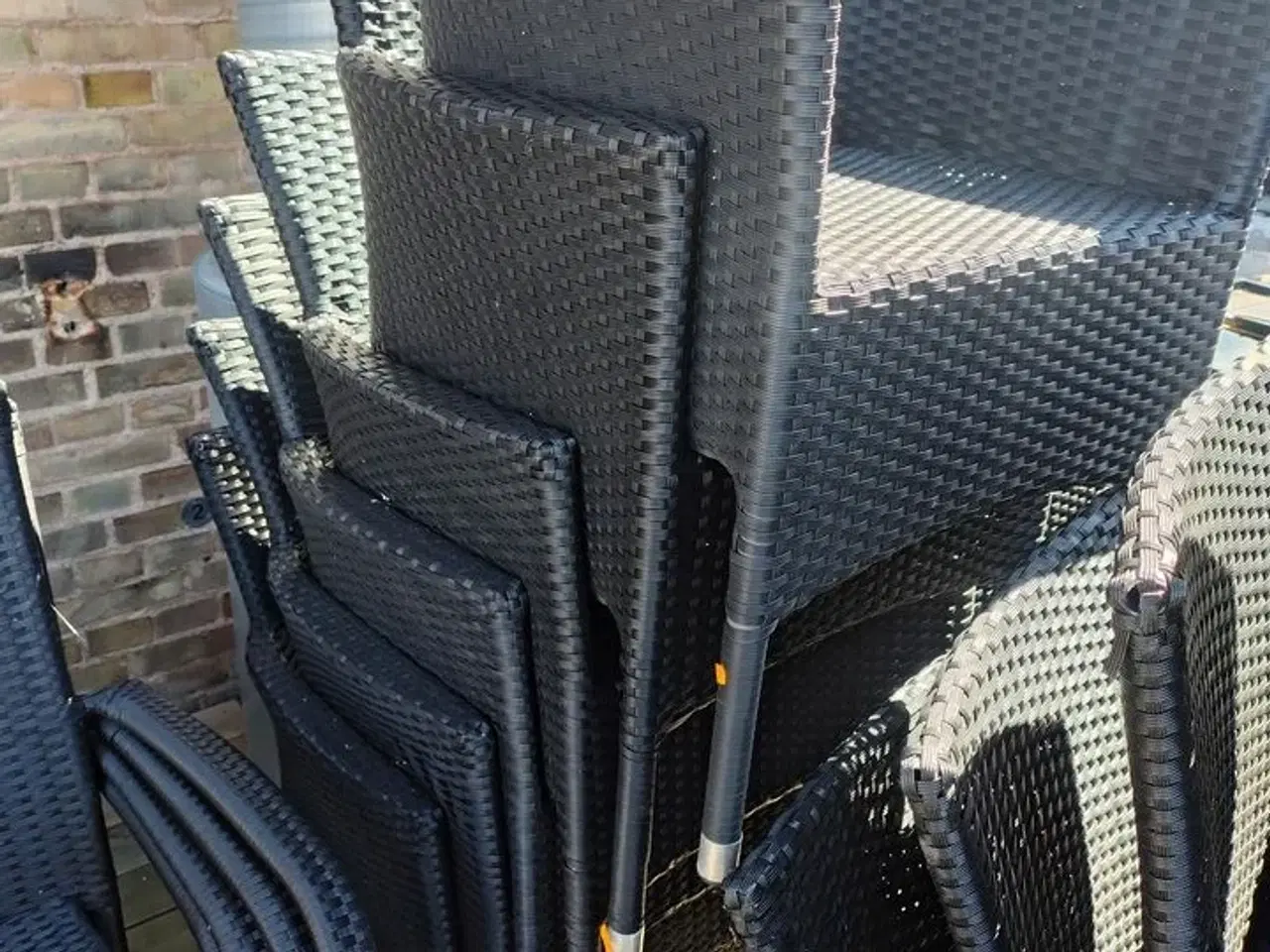 Billede 4 - Tolv stole med armlæn. Polyrattan