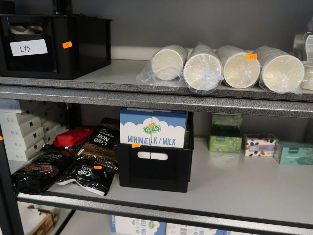 Billede 3 - Kaffe, te, minimælk til kaffe, div. Køkkenservice m.m.