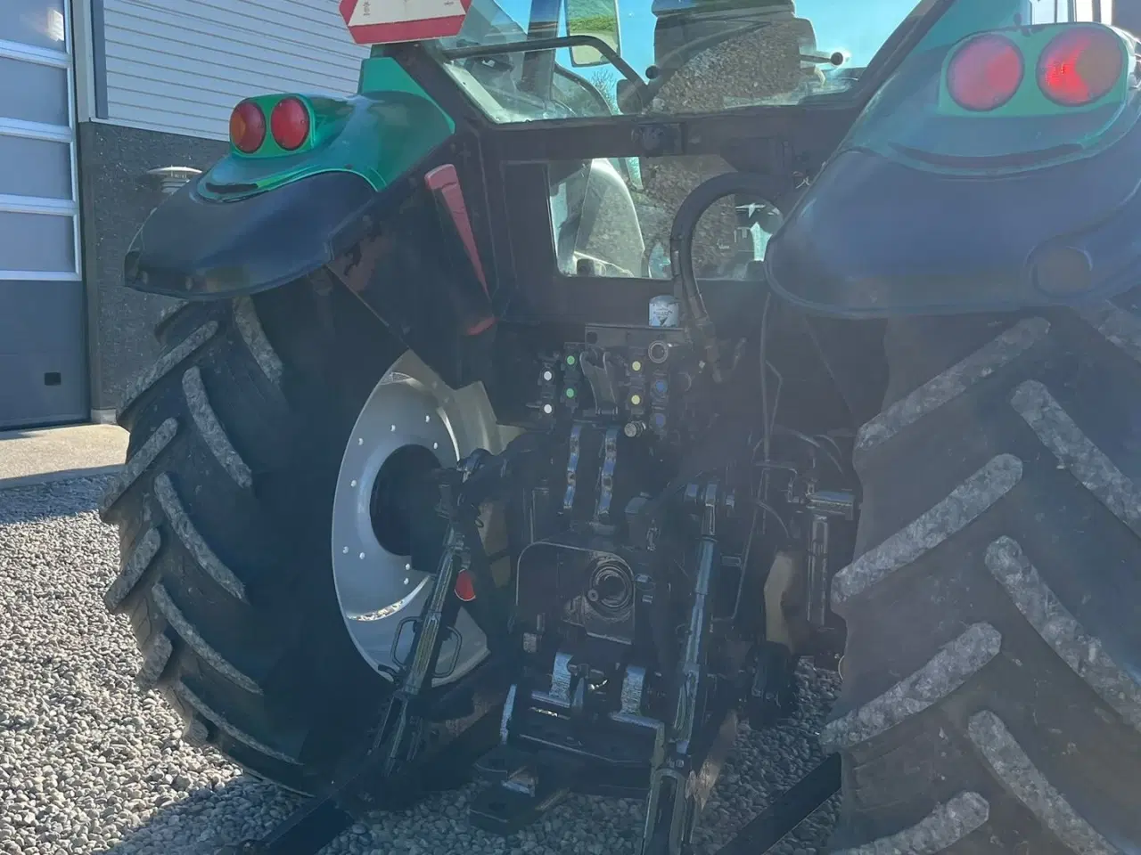 Billede 12 - Valtra T130 med 3.5ton frontlift