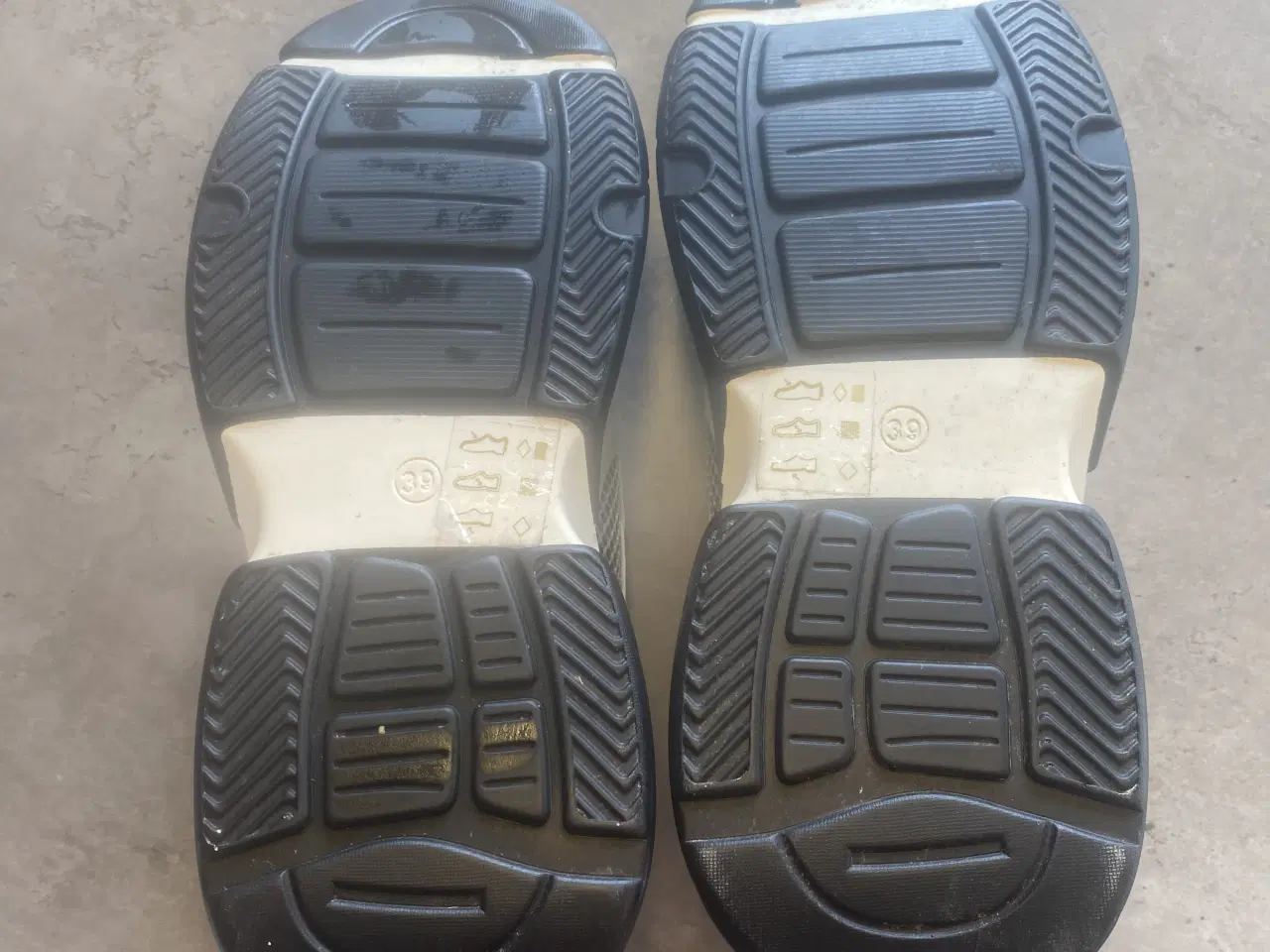 Billede 3 - Kondi sko ( Duffy )