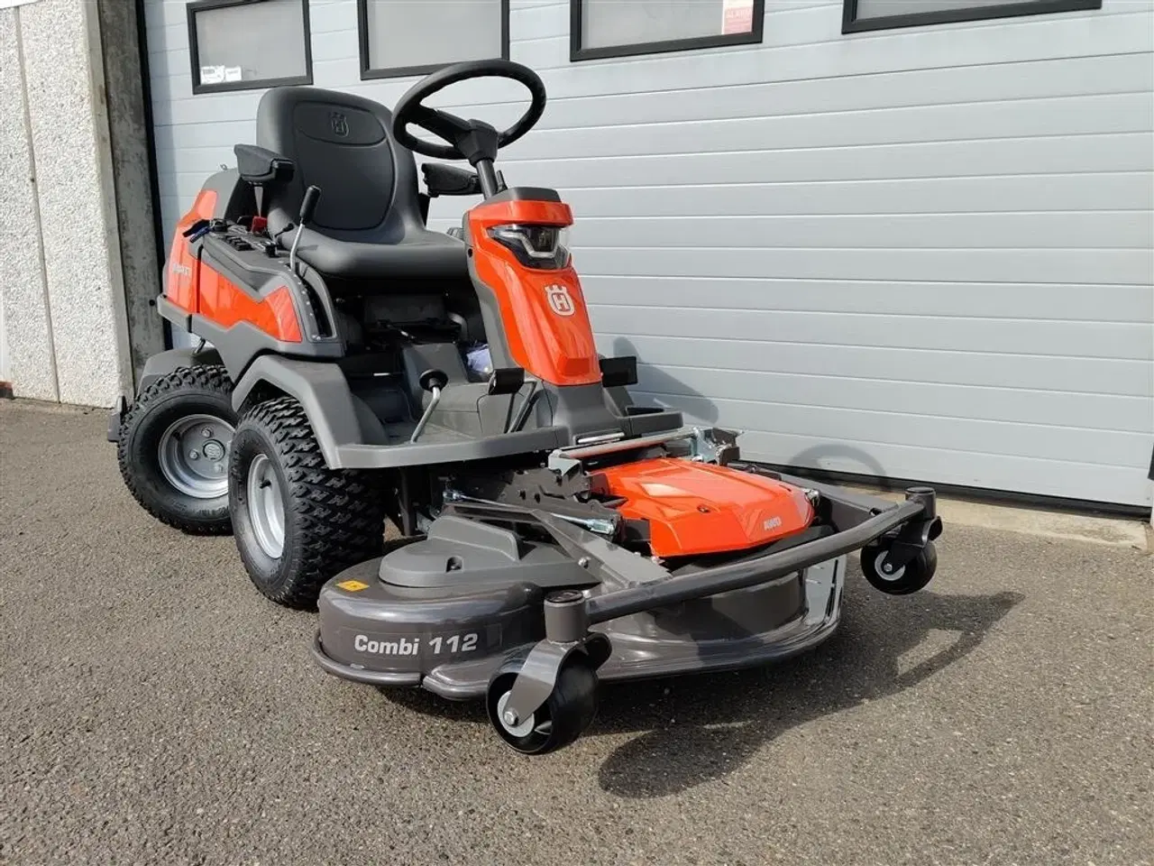 Billede 3 - Husqvarna R418TsX AWD Inklusiv 112cm klippebord