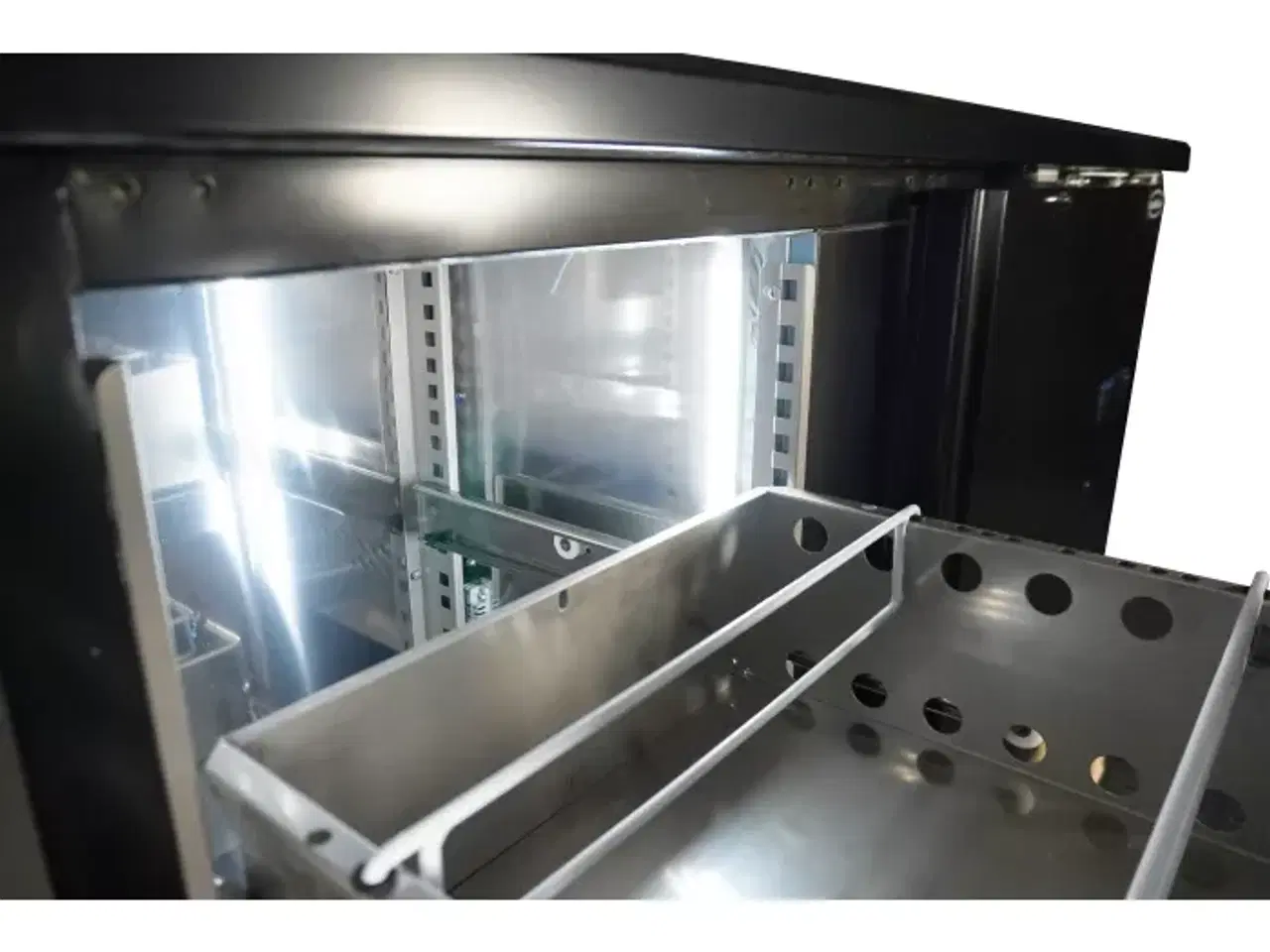 Billede 2 - Stor Sort Bar-Køler med 2 Døre & 2 Skuffer – 537 L