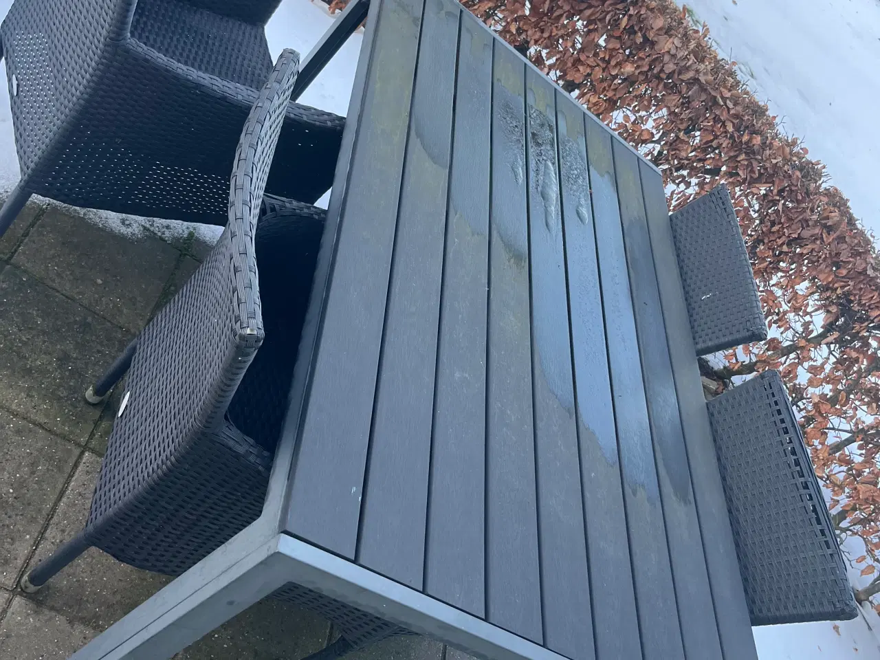 Billede 2 - Havebord og 4 stole