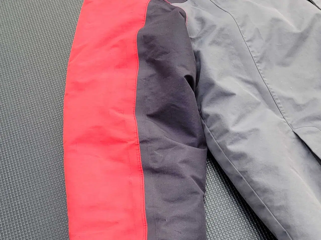 Billede 5 - Fleecejakke str 11-12 år. 150 kr.