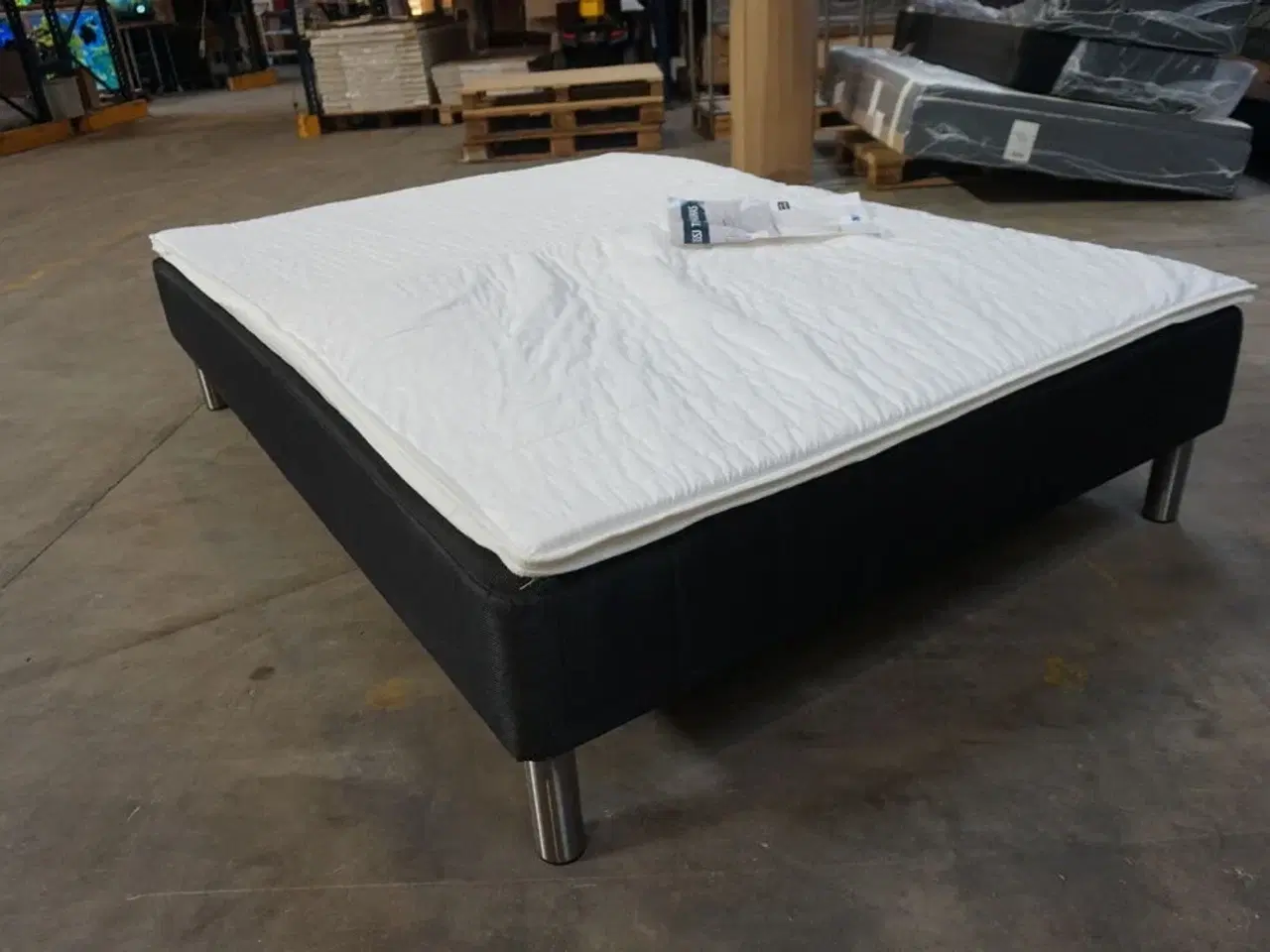 Billede 4 - Huma Premium Boxseng med stålben og topmadras 140x200 cm