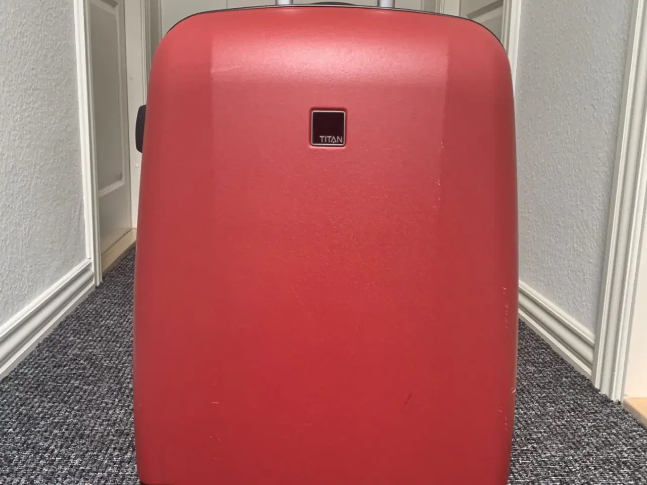 Billede 1 - Rød kuffert