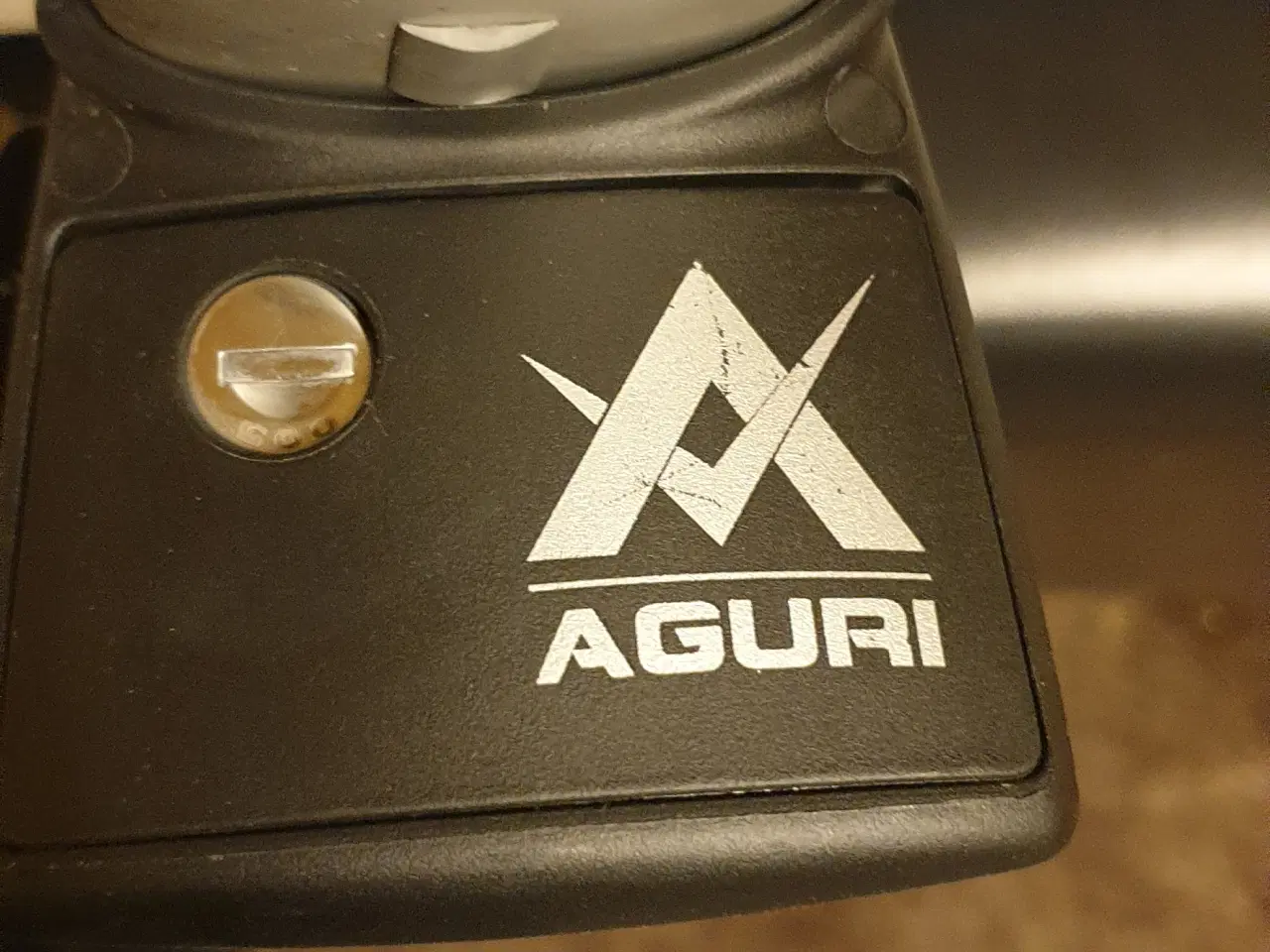 Billede 2 - Tagboks inkl. tagbøjler