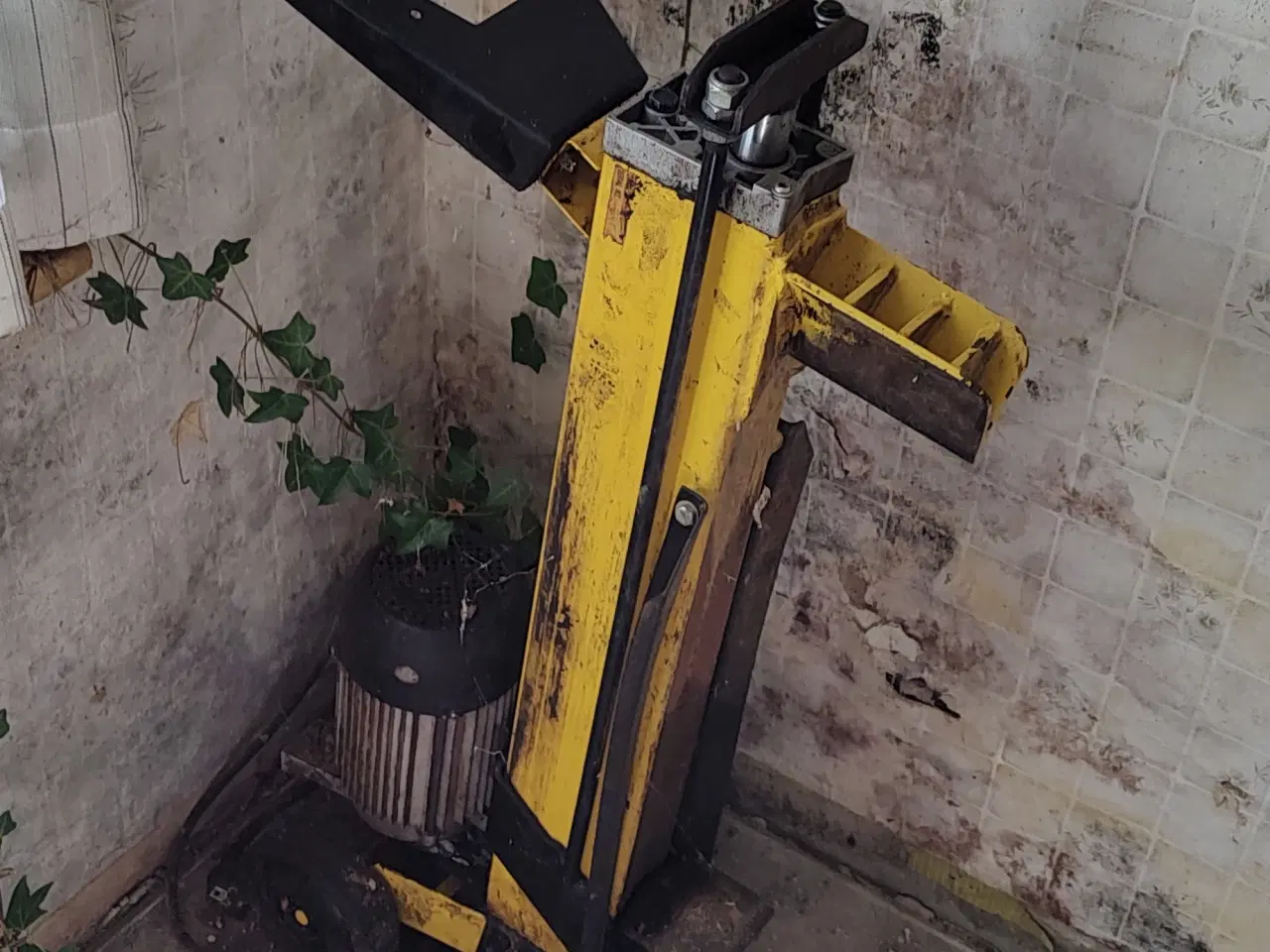 Billede 2 - Hydraulisk brændekløver.