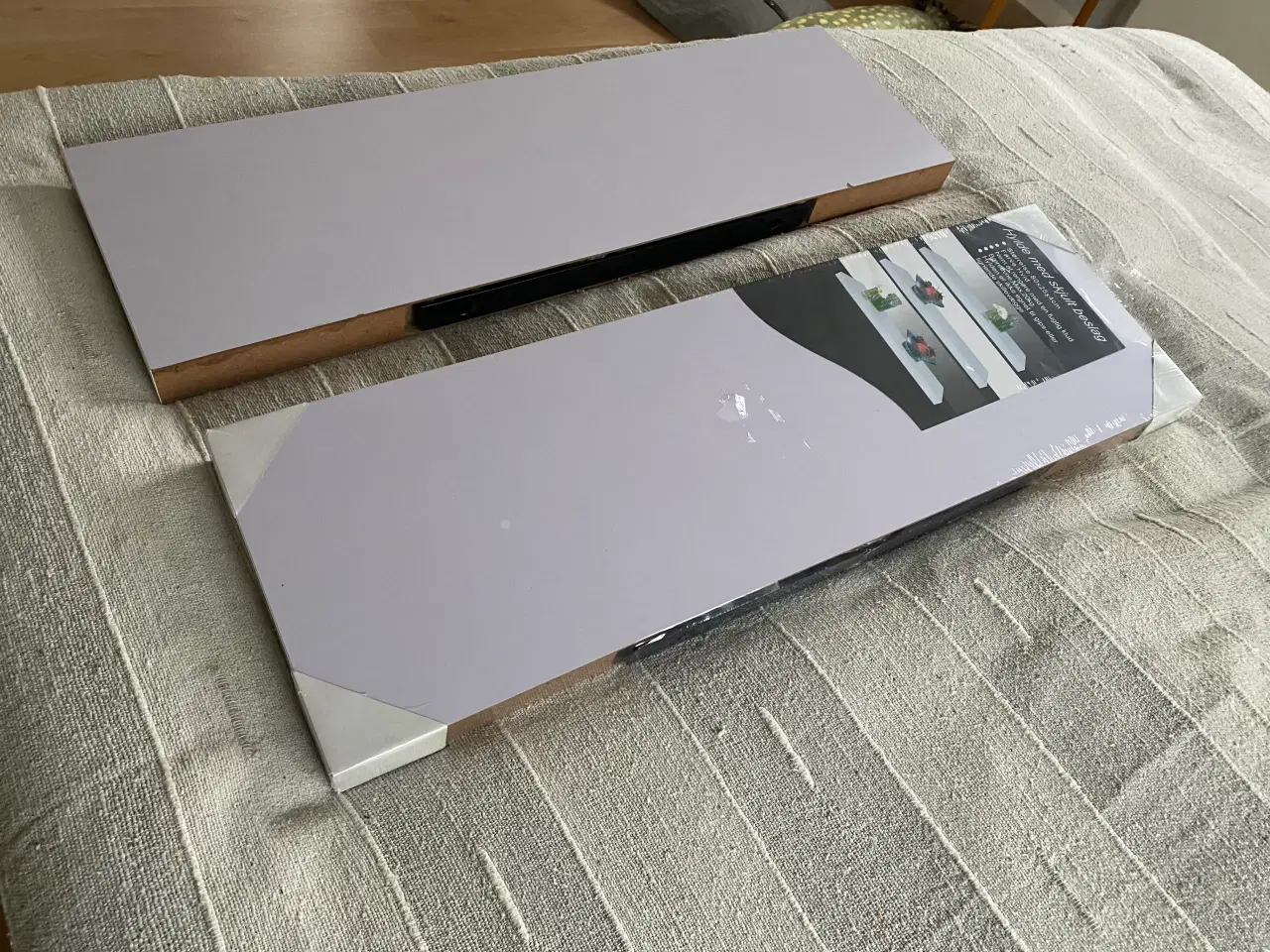 Billede 1 - Svæve hylder 2 hvide og 2 sorte