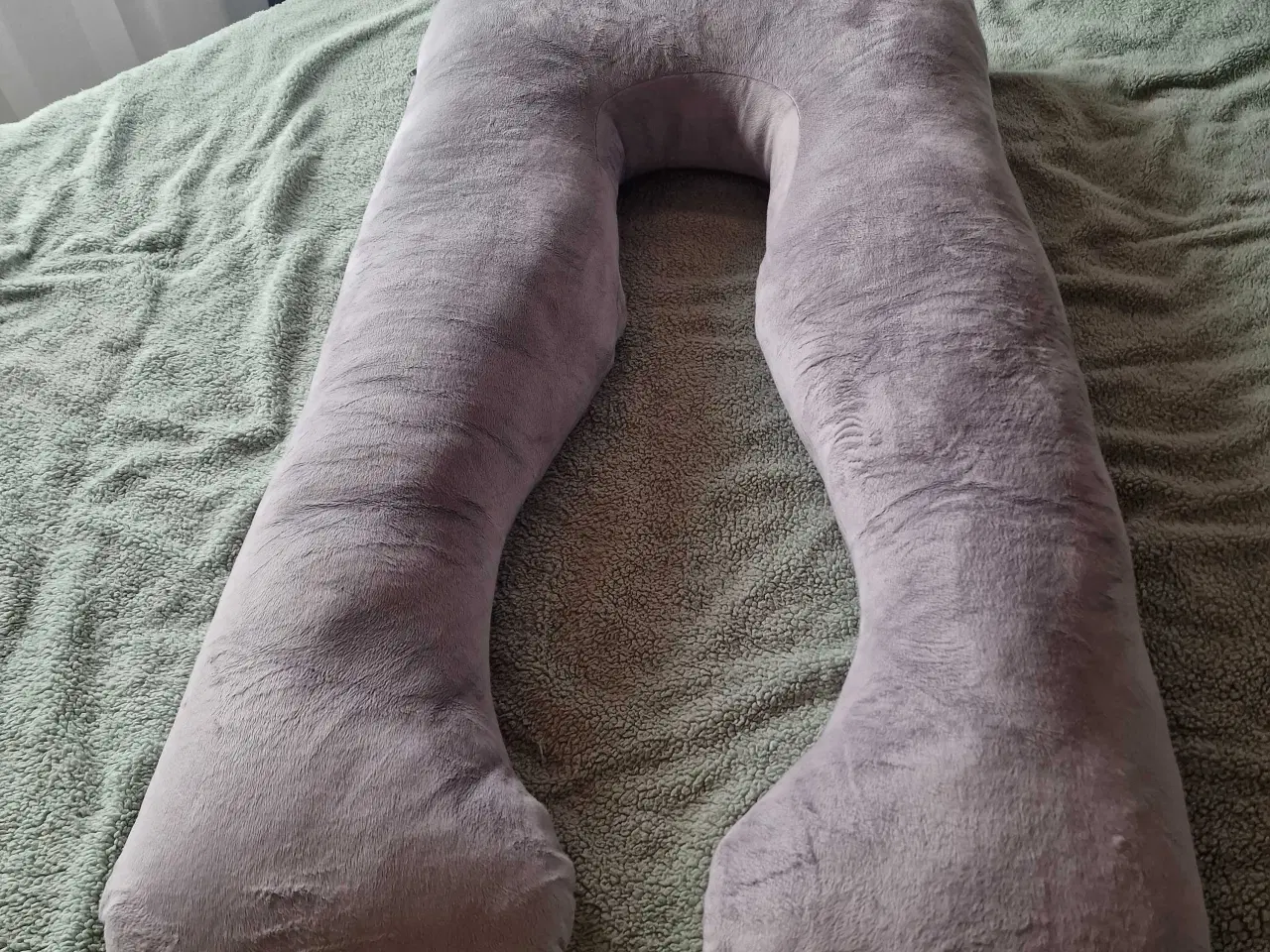 Billede 2 - Graviditetspude / kropspude i blødt velour