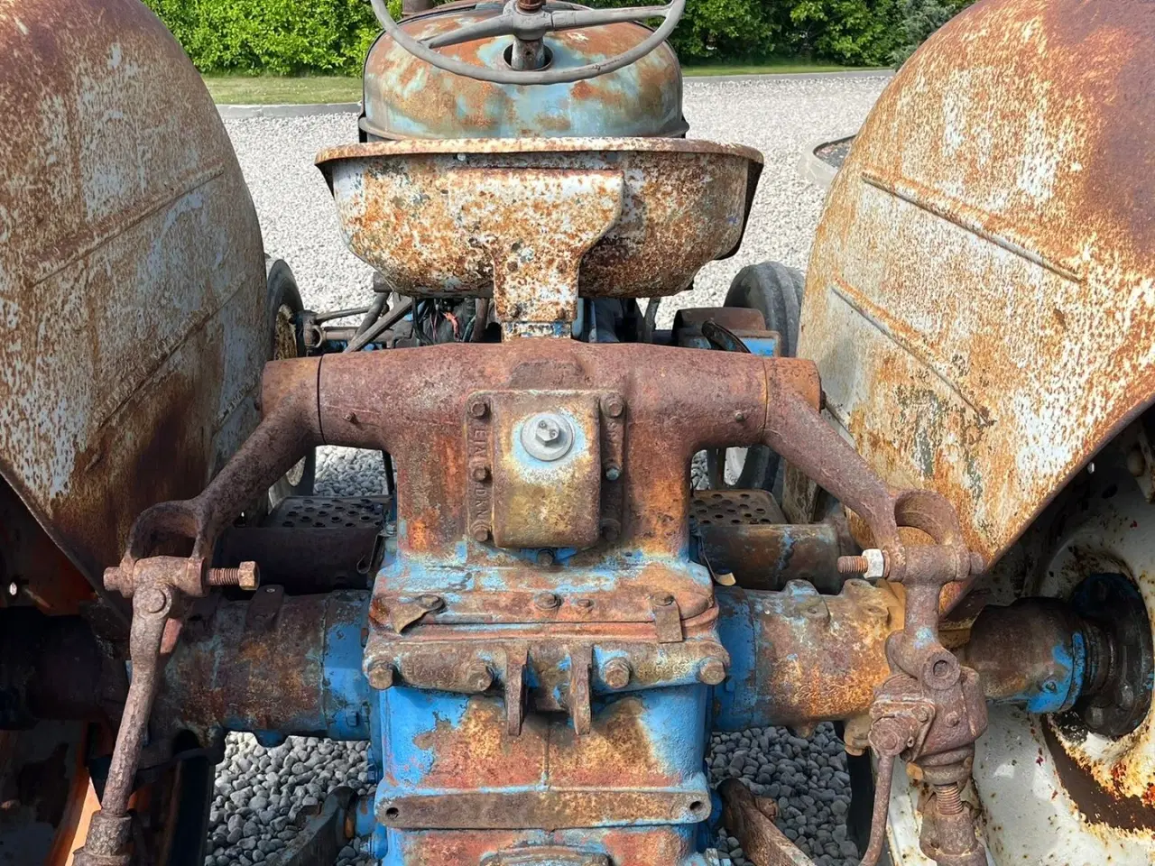 Billede 10 - Fordson Major Motoren mangler, men mange god dele.
