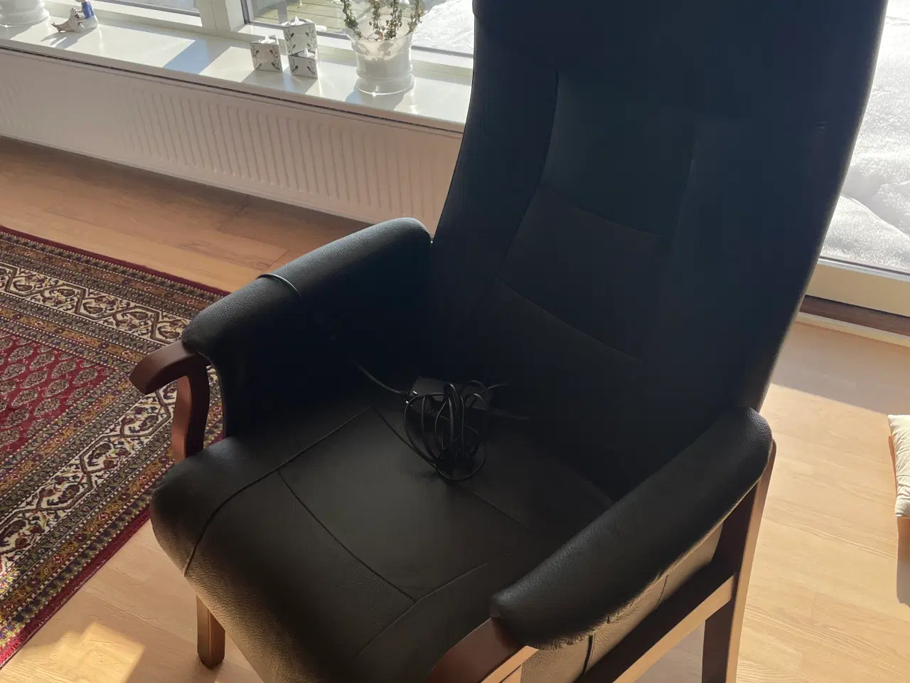 Billede 2 - Otium stol med elektrisk sædeløft.