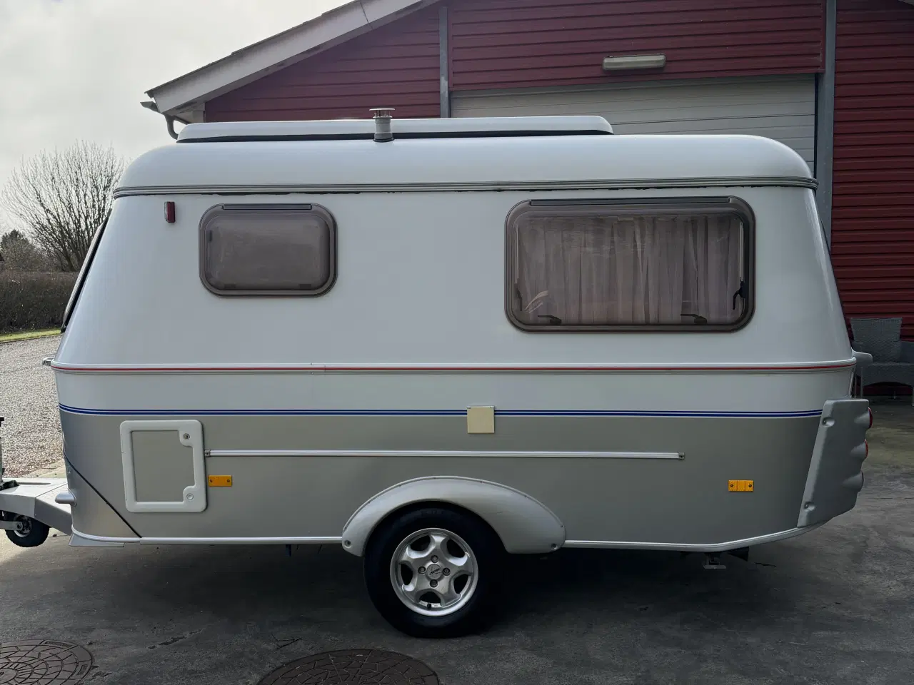 Billede 2 - Touring med hævetag -toilet