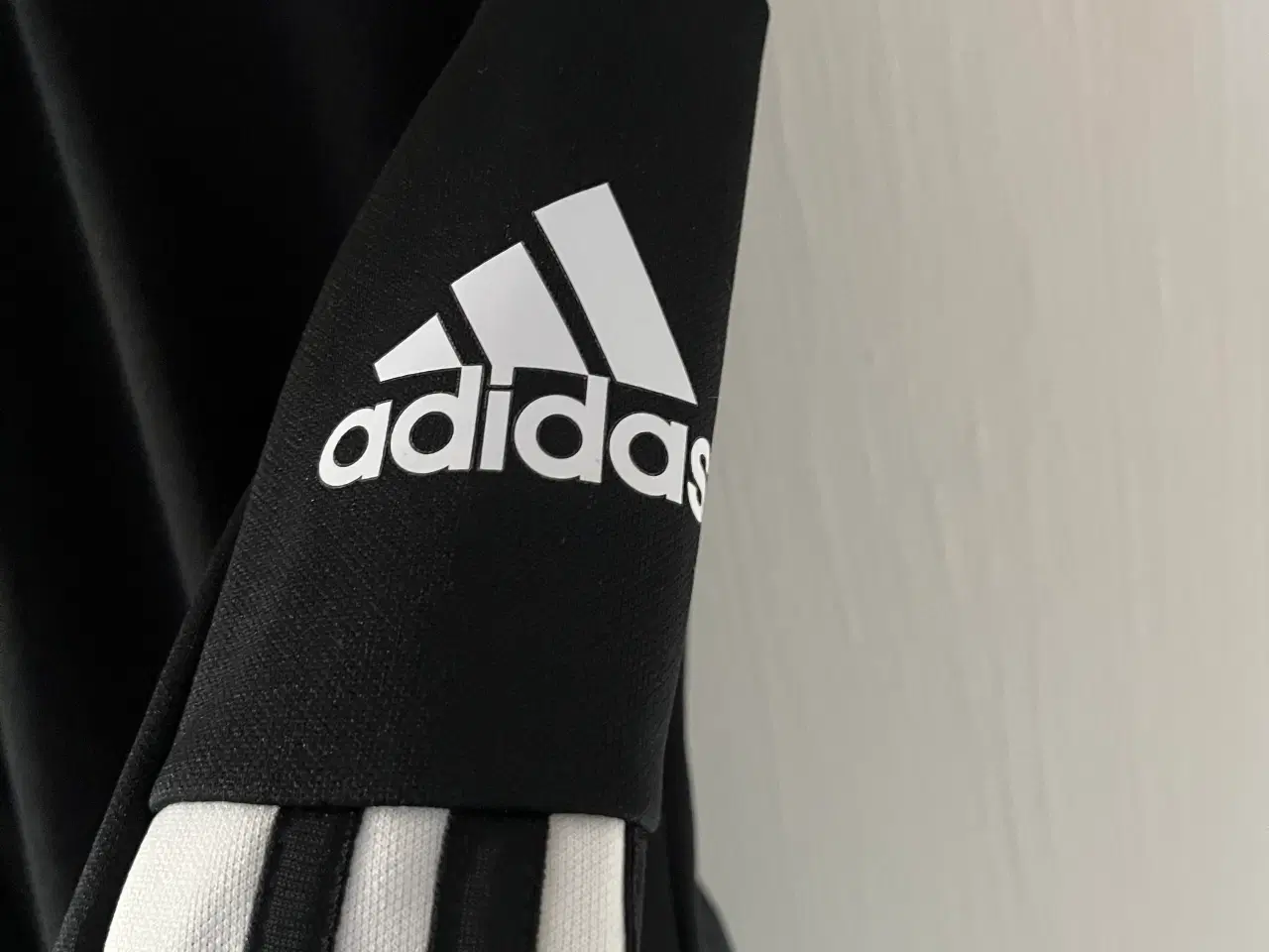 Billede 3 - Adidas træningsjakke str L.  