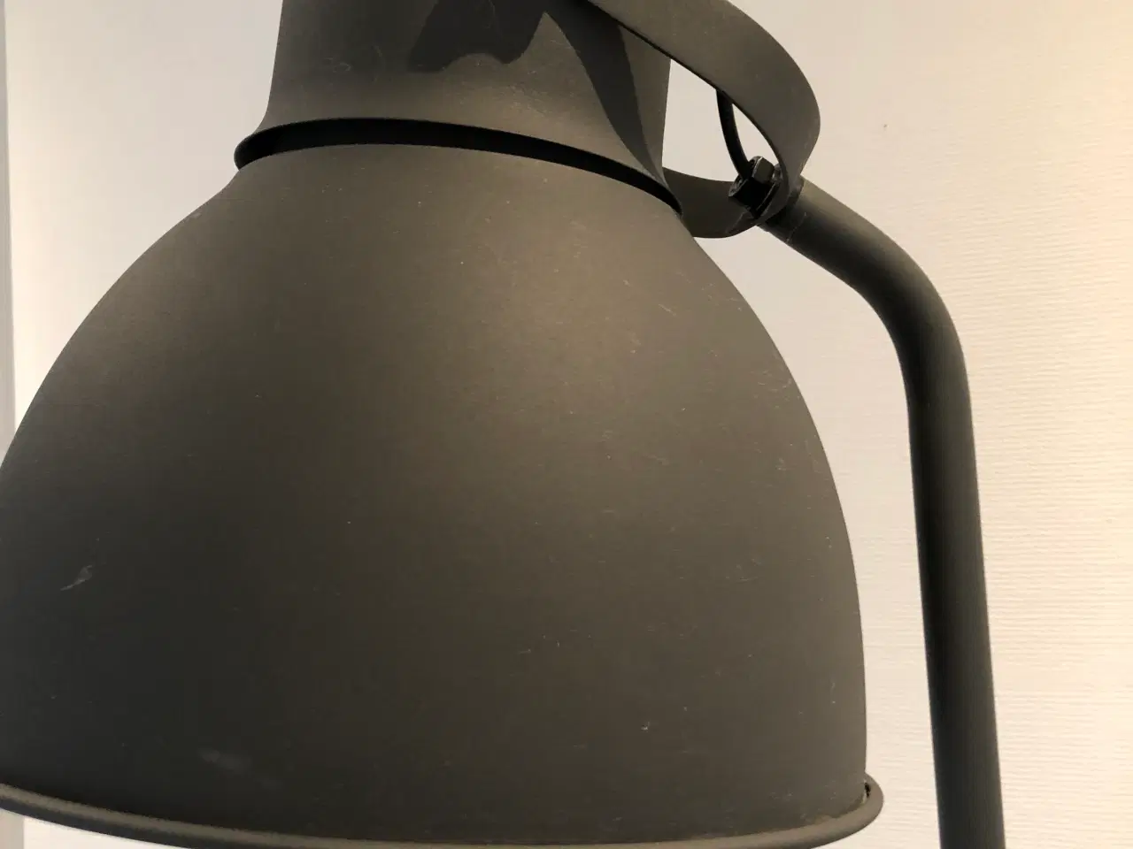 Billede 1 - Hektor gulv lampe 180 cm høj 