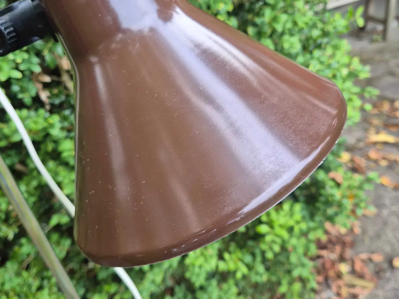 Billede 4 - Brun gulvlampe inspireret af en klassisk arkitektl