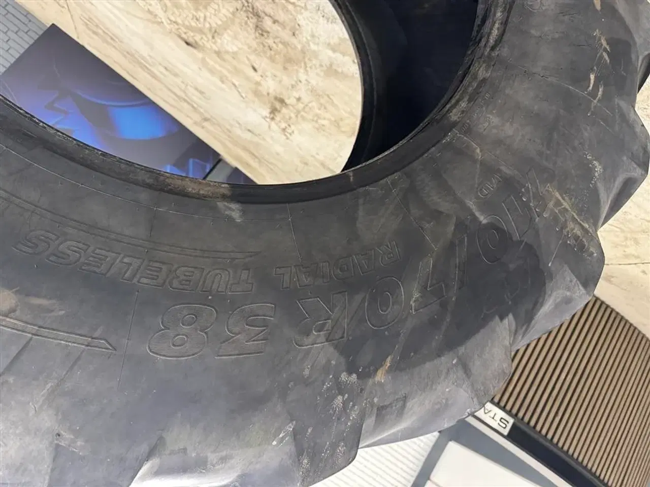 Billede 3 - Michelin 710 /70 R 38
