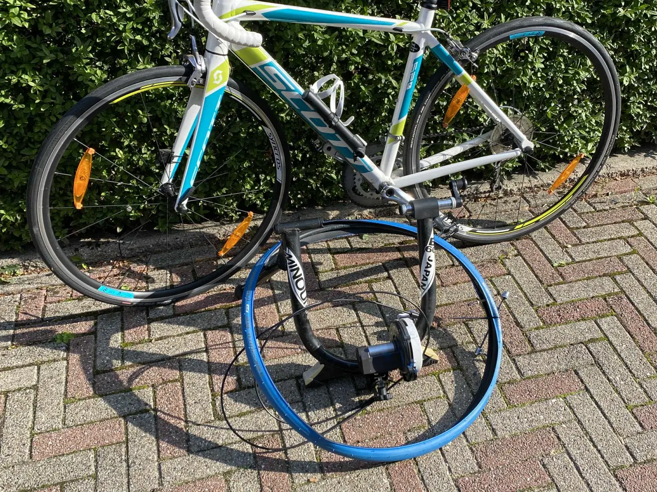 Billede 2 - Racer cykel, 28 tommer Scott inkl hometrainer