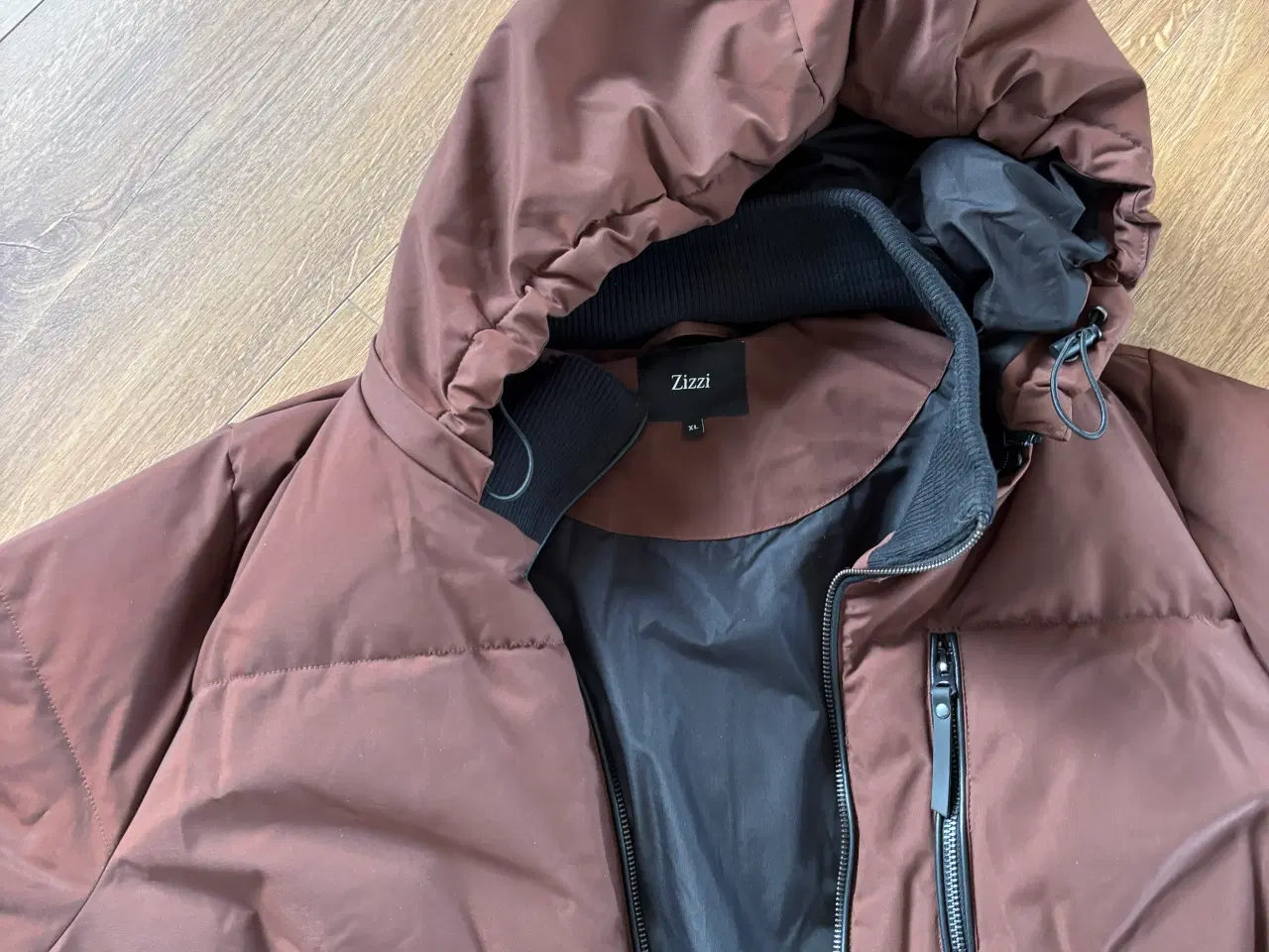 Billede 2 - Zizzi vinterjakke med aftagelig hætte sælges