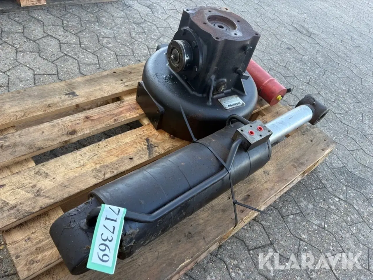 Billede 4 - Dele til manitou - har siddet på en 1637