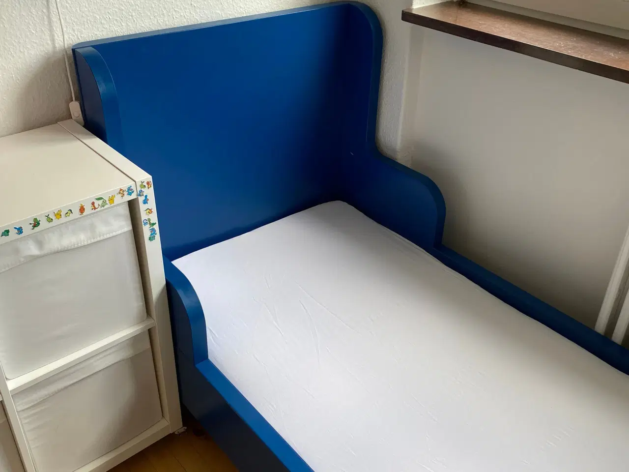 Billede 3 - Blå børneseng fra Ikea