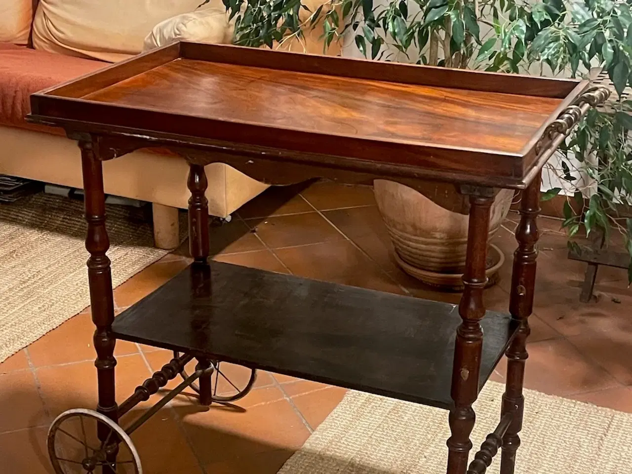 Billede 2 - ÆGTE VINTAGE SERVERINGSVOGN. NU NEDSAT!