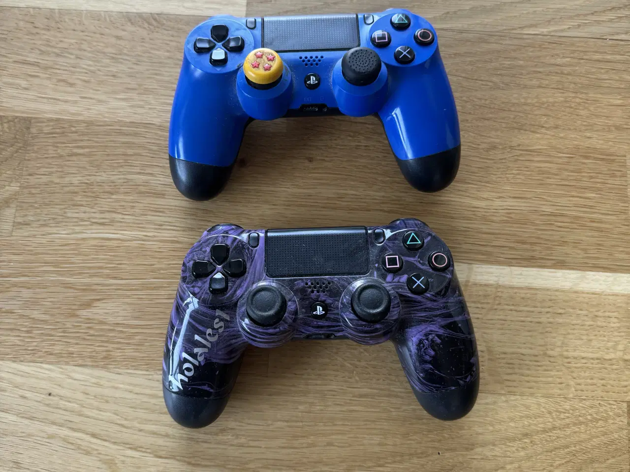 Billede 4 - Playstation 4 inkl. 2 controllere & 3 spil