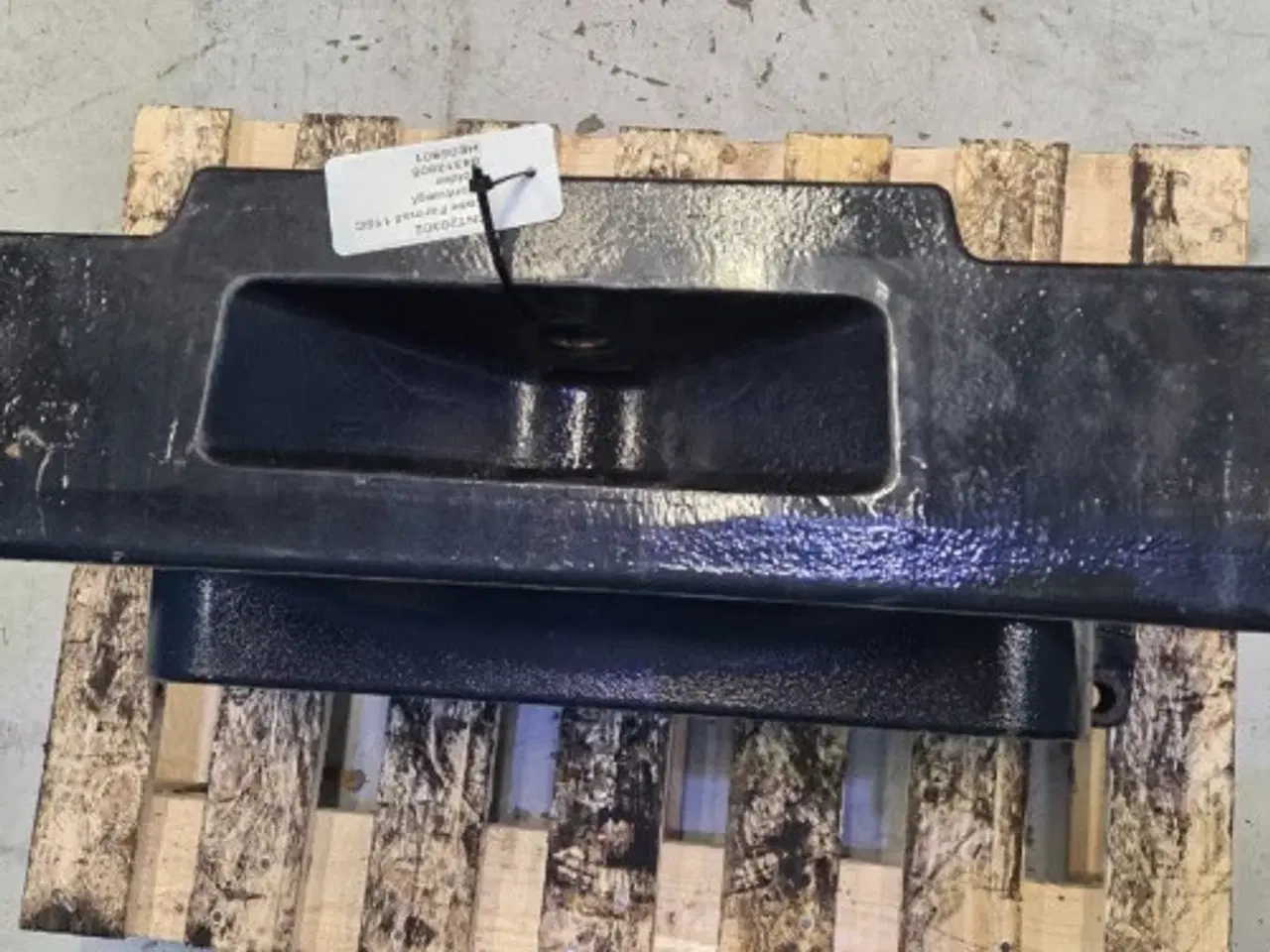 Billede 7 - Case Farmall 115C Frontvægt Holder 84313805