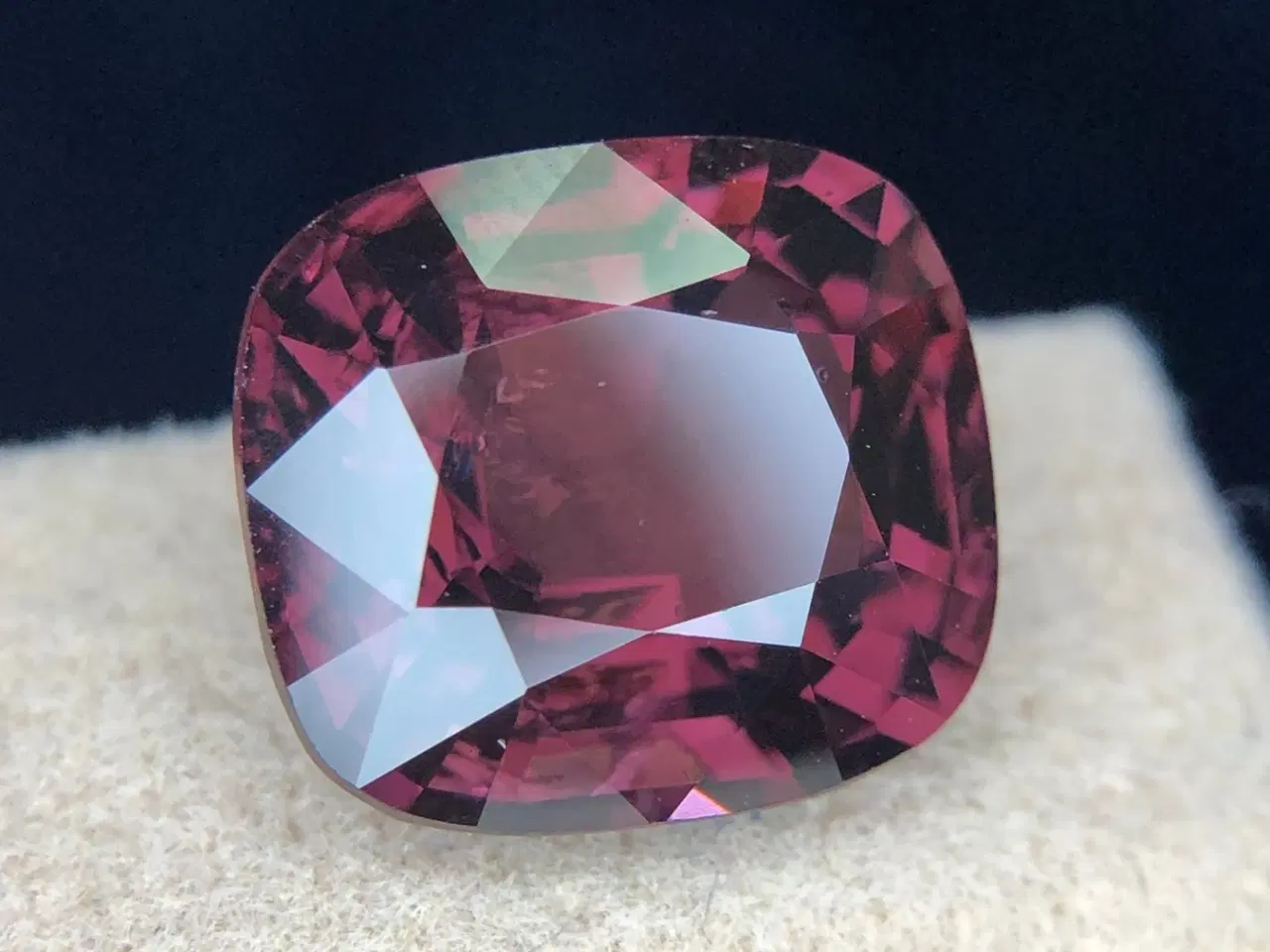 Billede 3 -  Rød, Lilla Spinel - 7.34 ct