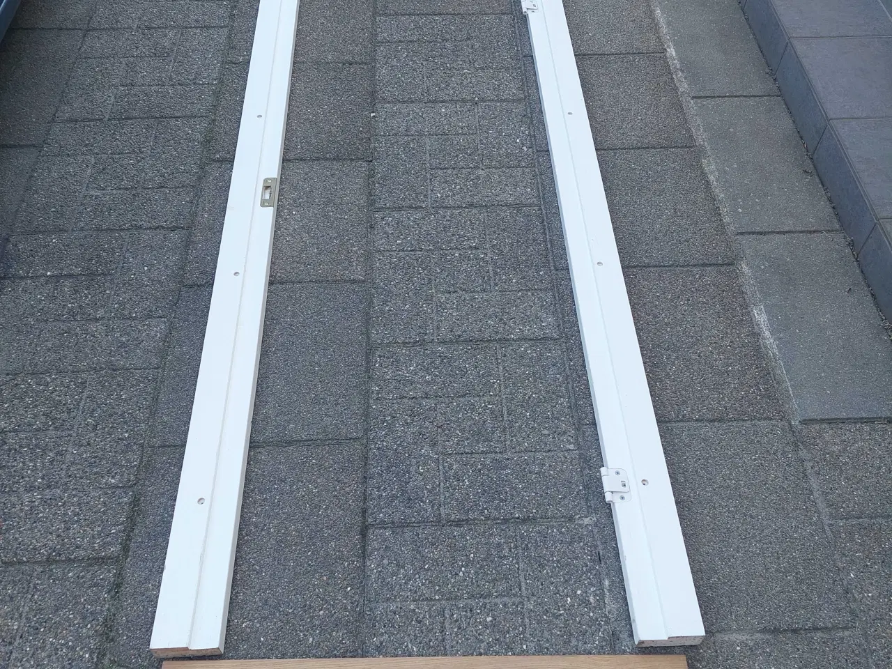 Billede 2 - Dørkarm  100 kr . 89×209×10