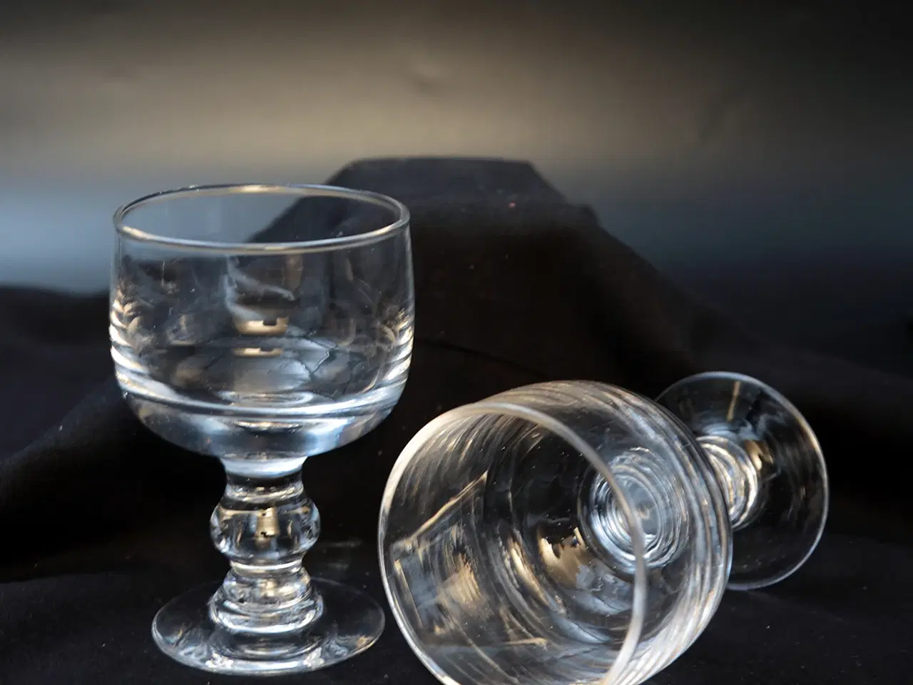 Billede 3 - Mundblæste antikke øl- og frokostglas – sæt á 2