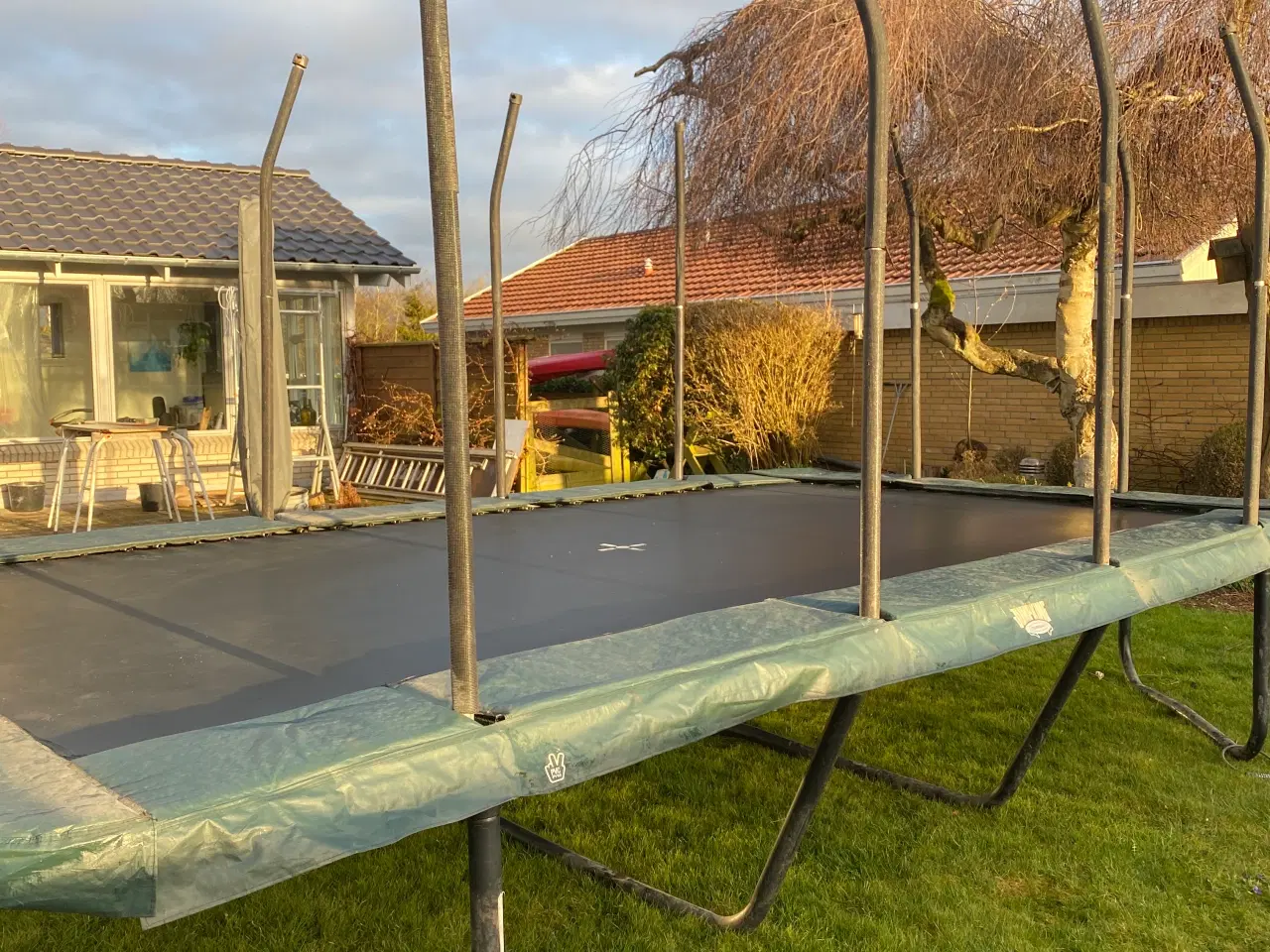 Billede 3 - Stor og solid trampolin 5,50 x 3,06 meter
